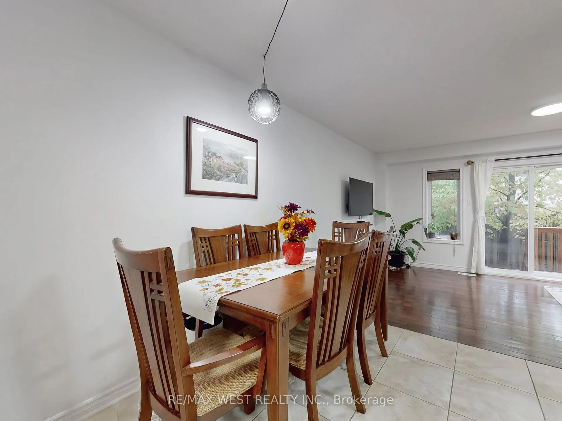 Photo 6 of Unit 15, 32 Lambeth Way, Guelph, Pineridge/Westminster Woods — HOMEH