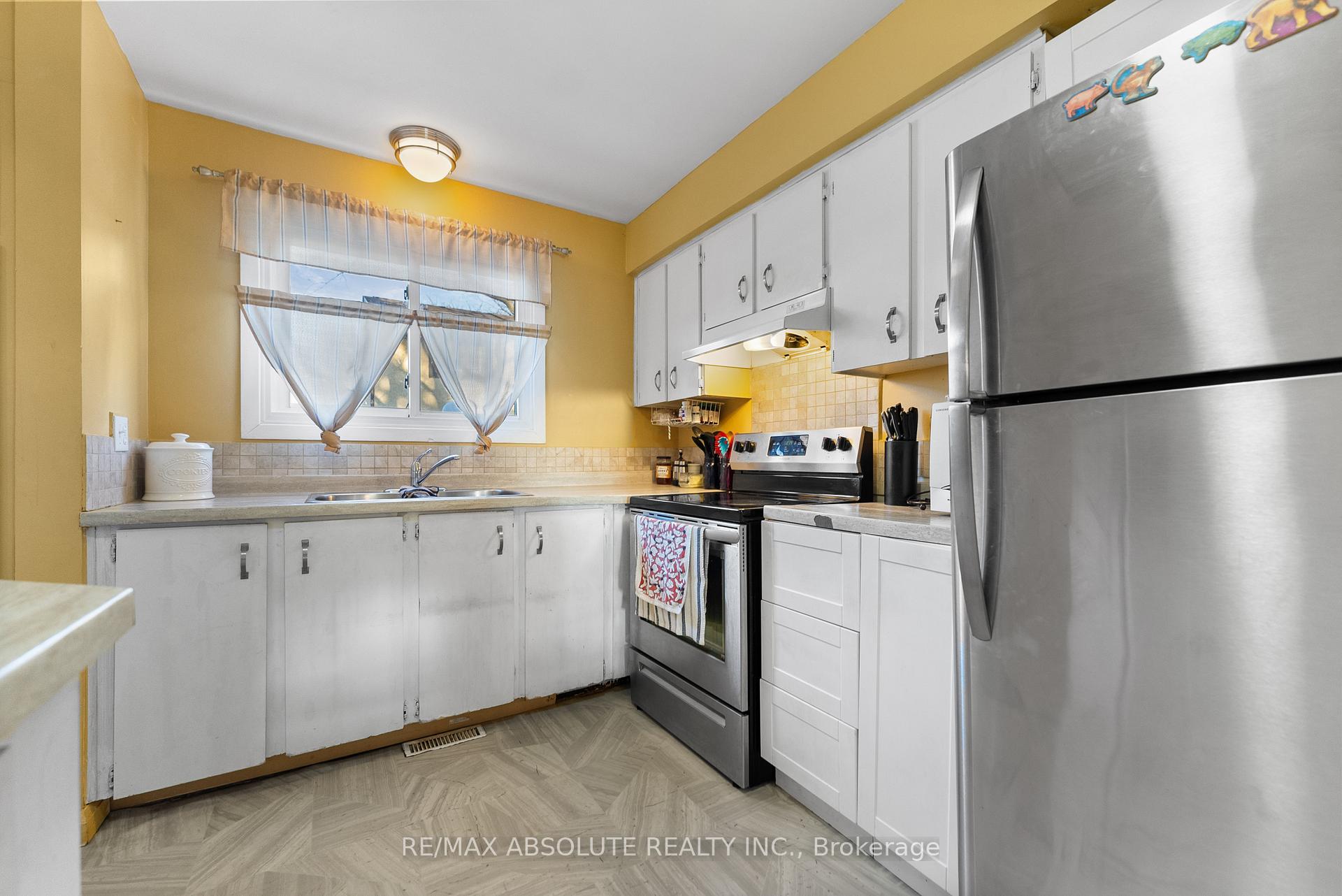 Photo 5 of Unit 14, 6138 Brookside Lane, Ottawa, Convent Glen South — HOMEH