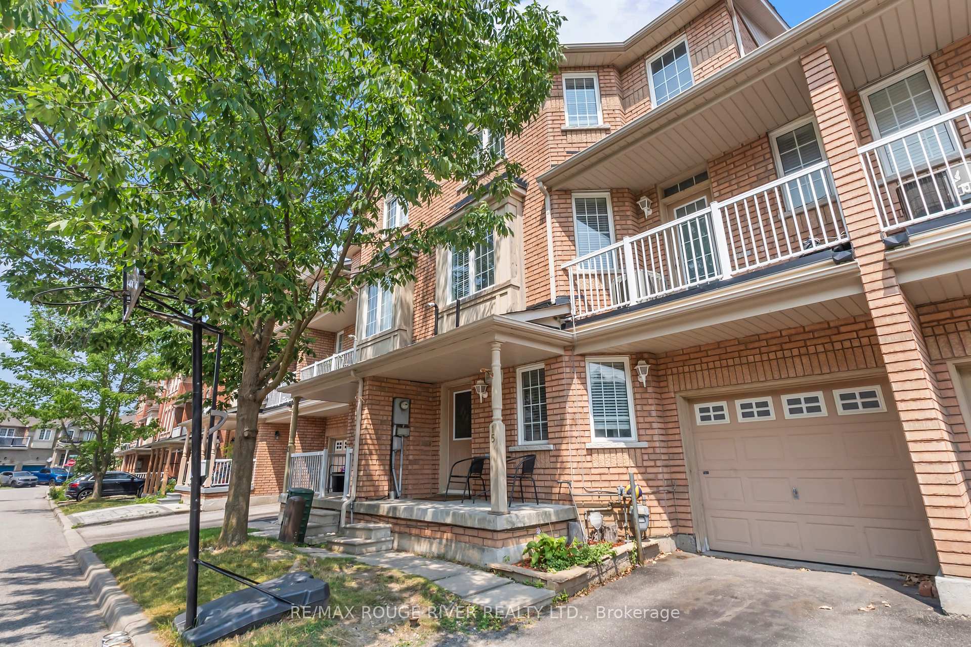 Photo 2 of 15 Pottle Lane, Ajax, South East — HOMEH