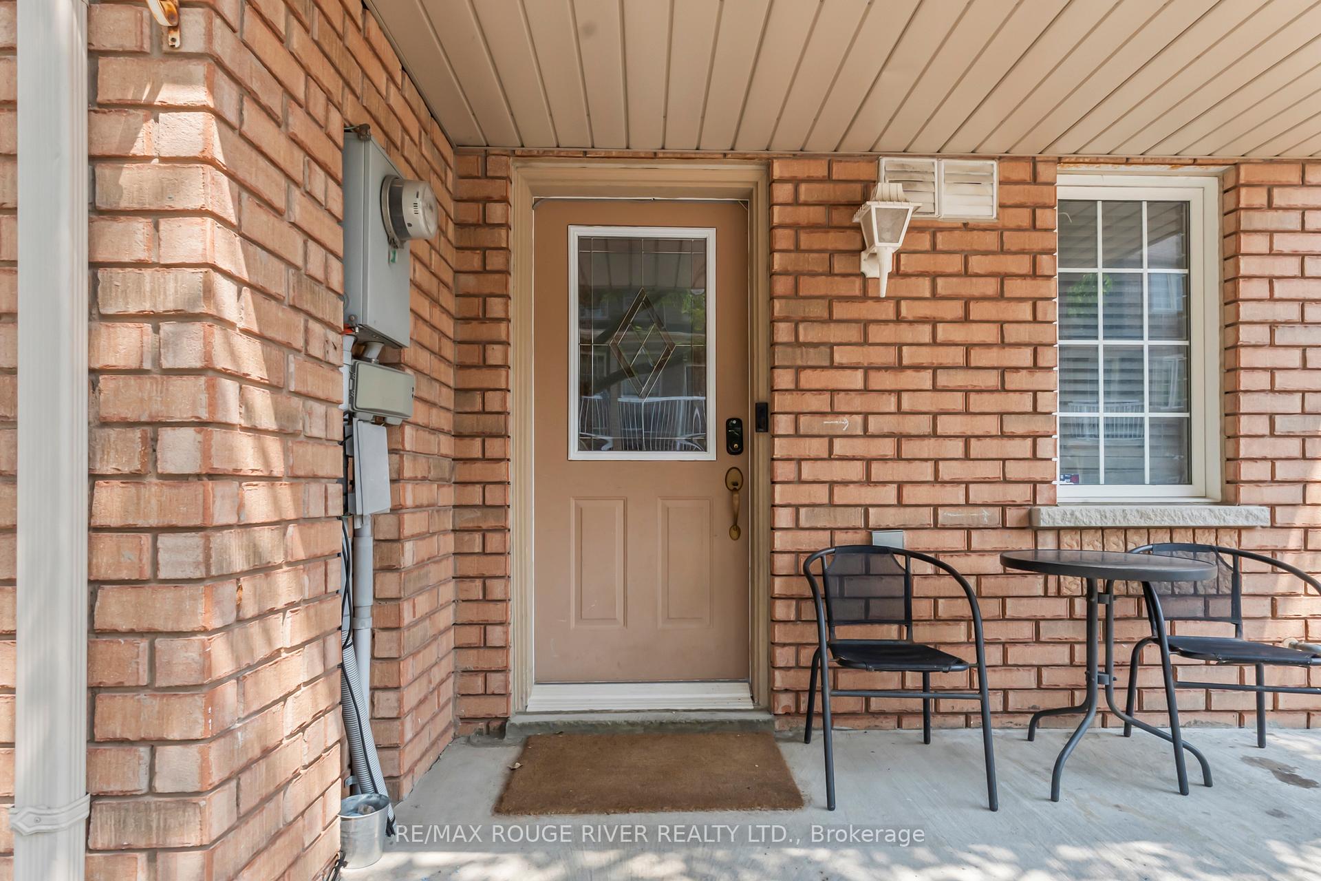 Photo 3 of 15 Pottle Lane, Ajax, South East — HOMEH
