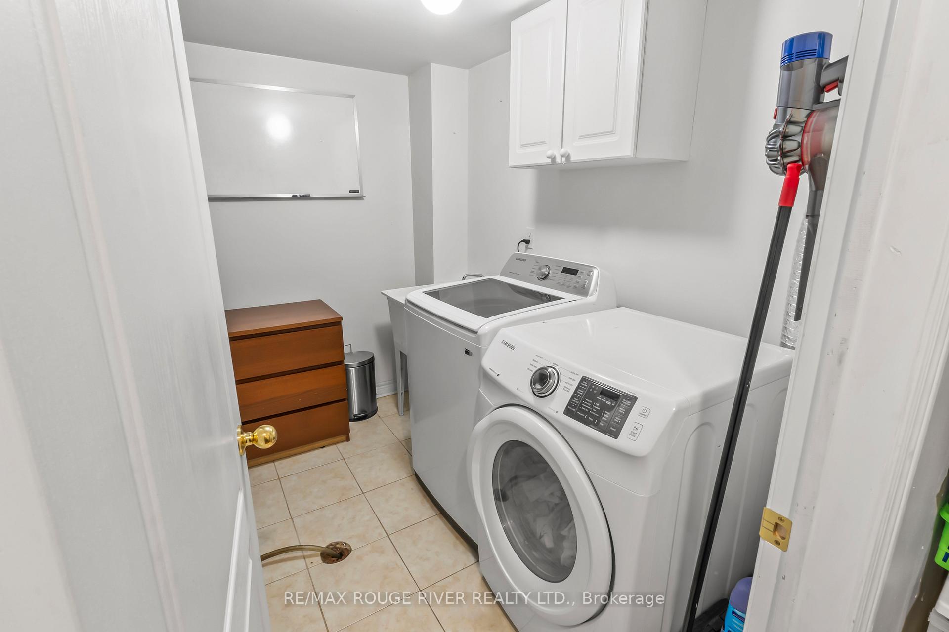 Photo 6 of 15 Pottle Lane, Ajax, South East — HOMEH