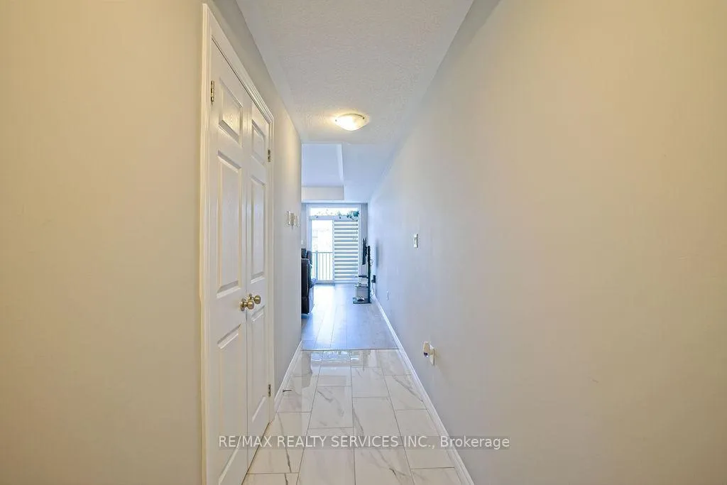 Photo 4 of 174 Wheat Lane, Kitchener — HOMEH