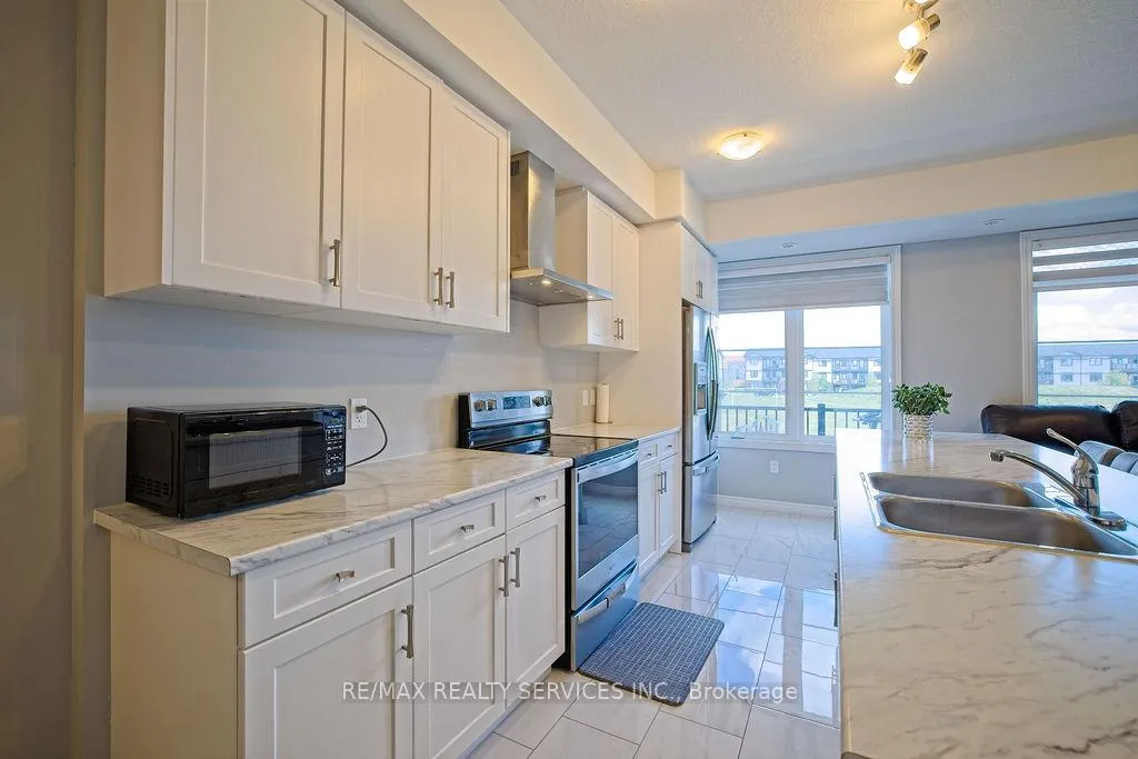 Photo 9 of 174 Wheat Lane, Kitchener — HOMEH