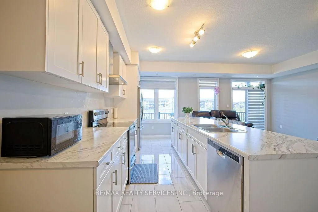 Photo 10 of 174 Wheat Lane, Kitchener — HOMEH