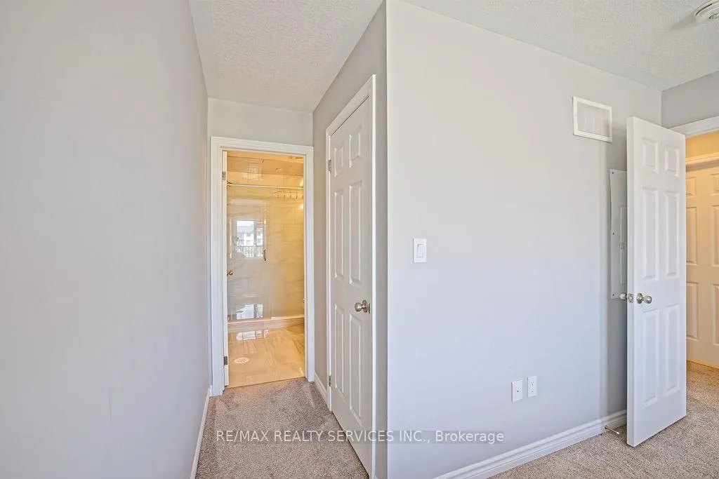 Photo 16 of 174 Wheat Lane, Kitchener — HOMEH