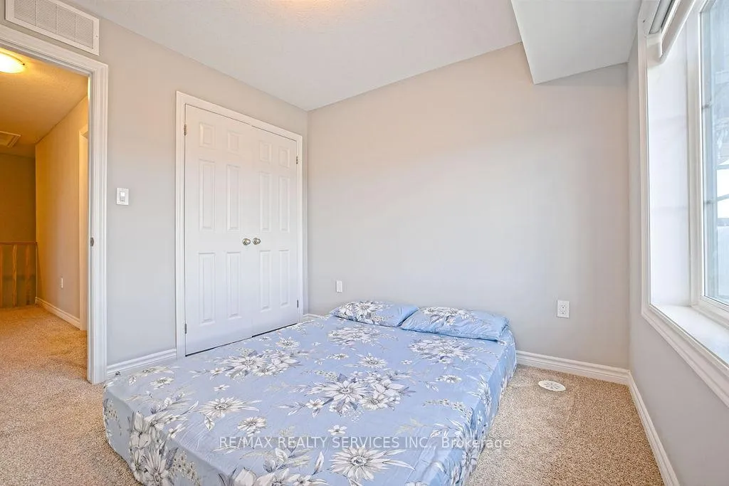 Photo 22 of 174 Wheat Lane, Kitchener — HOMEH