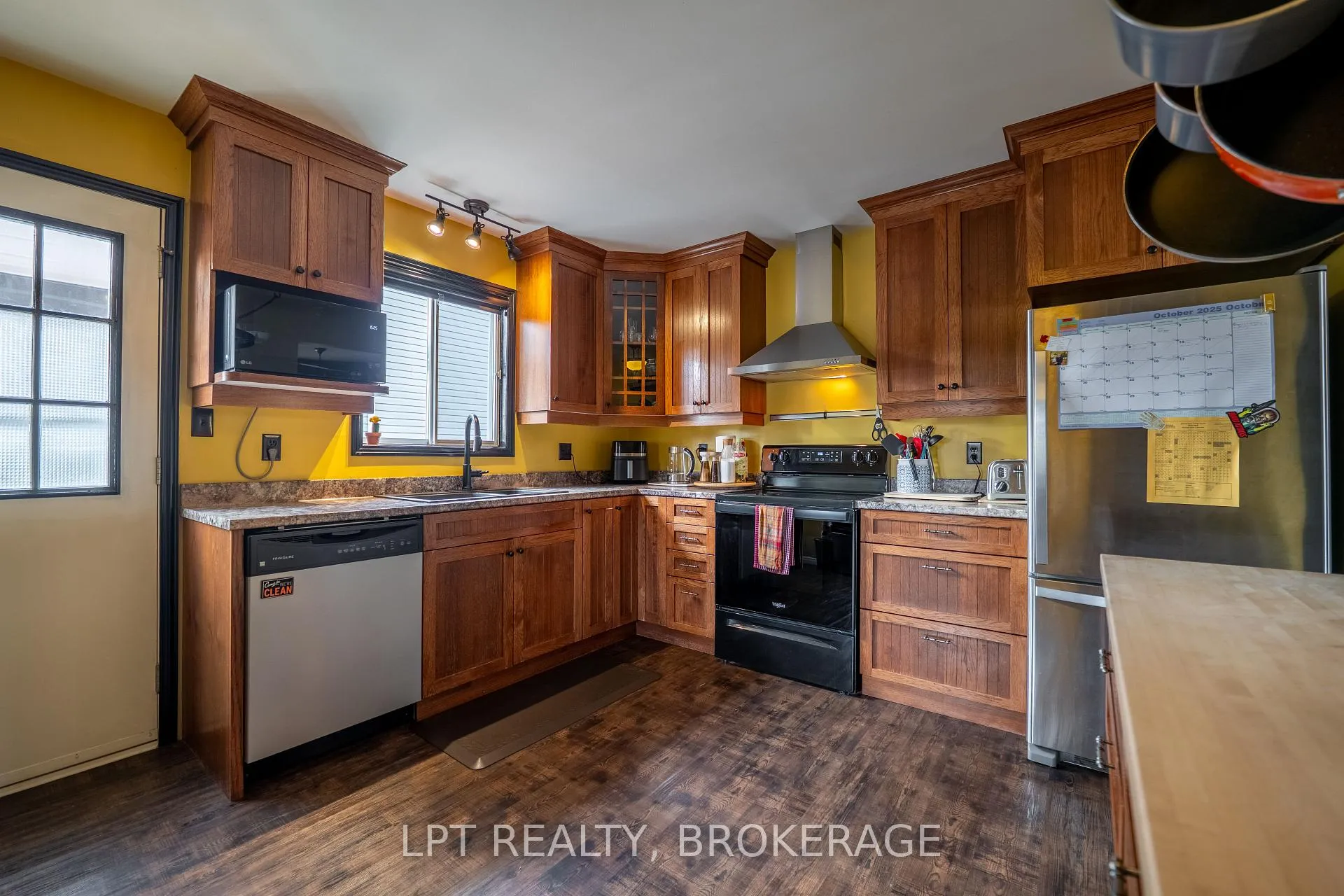 Photo 9 of 697 Macdonald Drive, Gananoque — HOMEH