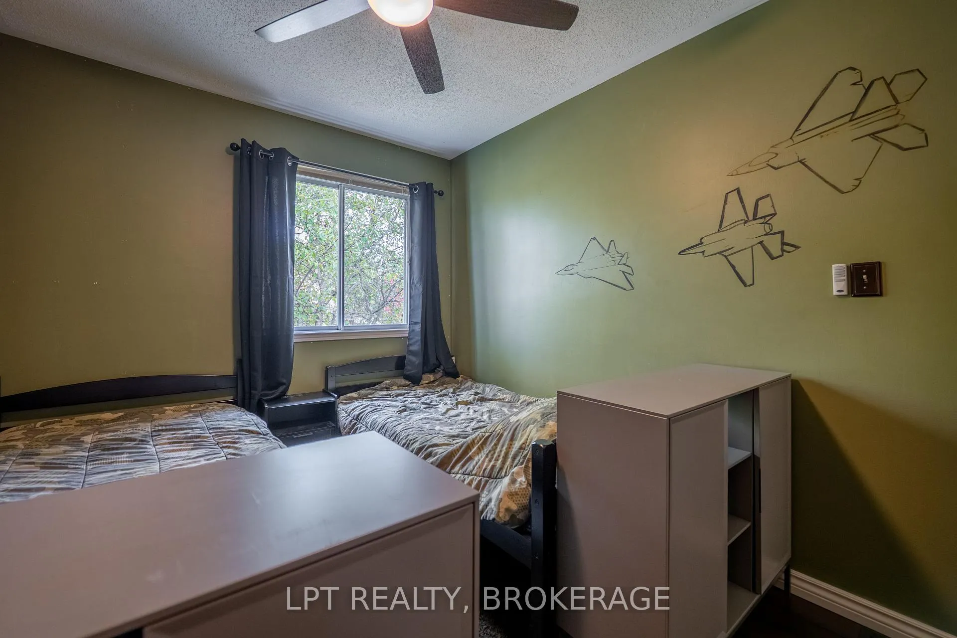 Photo 17 of 697 Macdonald Drive, Gananoque — HOMEH