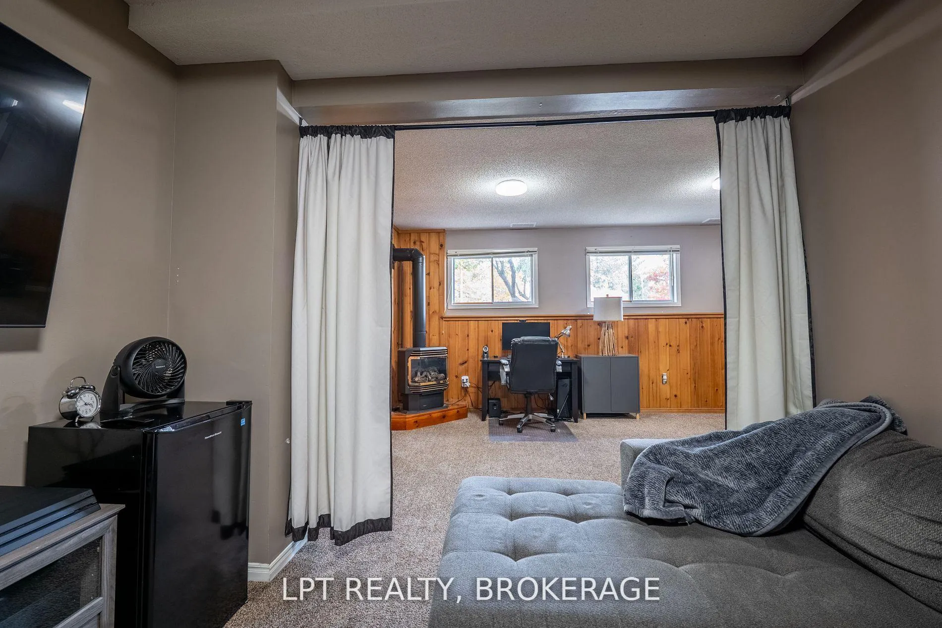 Photo 31 of 697 Macdonald Drive, Gananoque — HOMEH