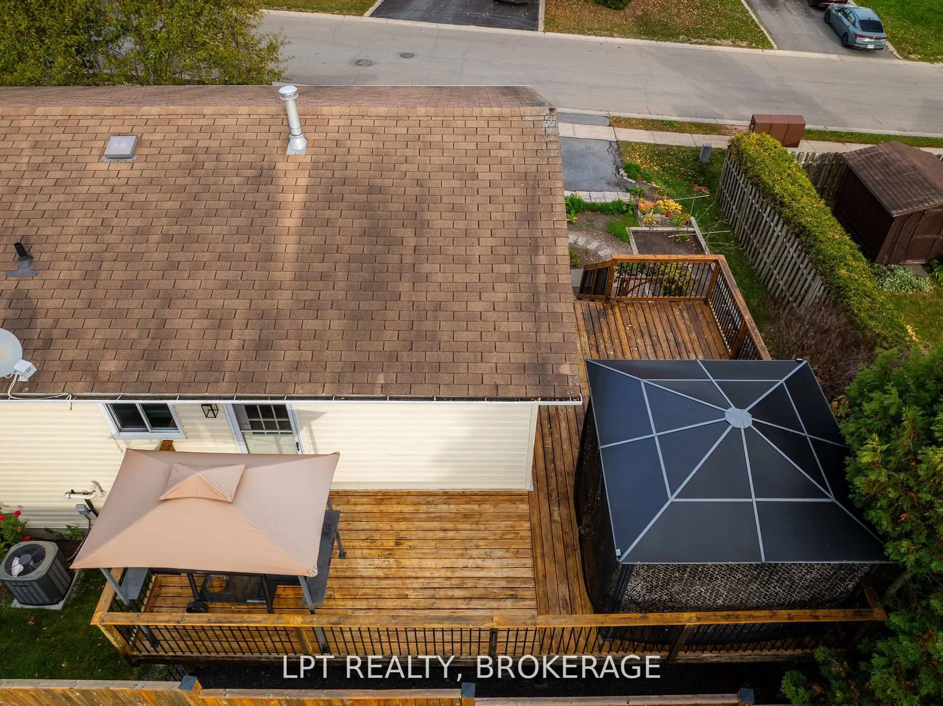 Photo 40 of 697 Macdonald Drive, Gananoque — HOMEH