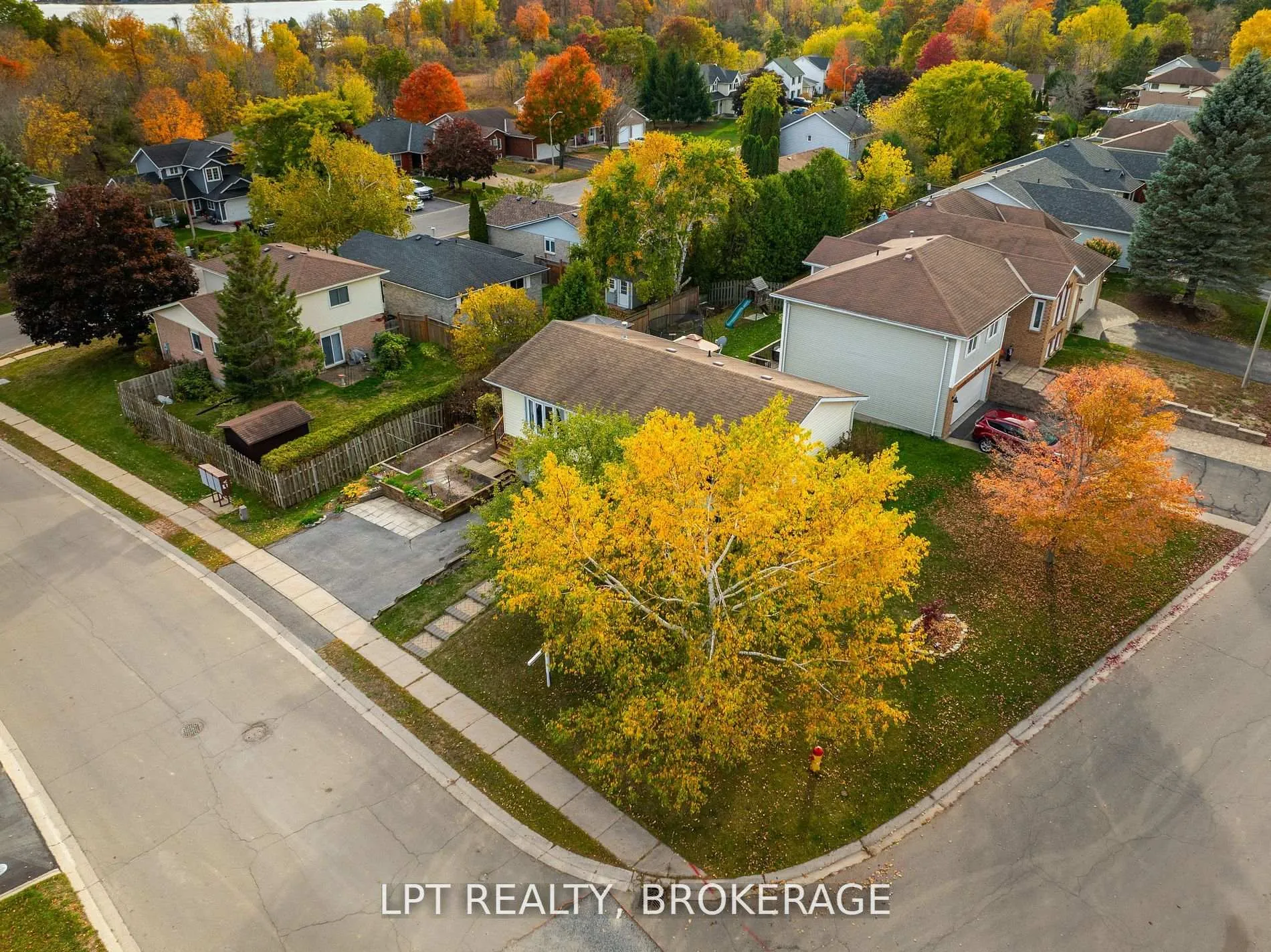 Photo 43 of 697 Macdonald Drive, Gananoque — HOMEH