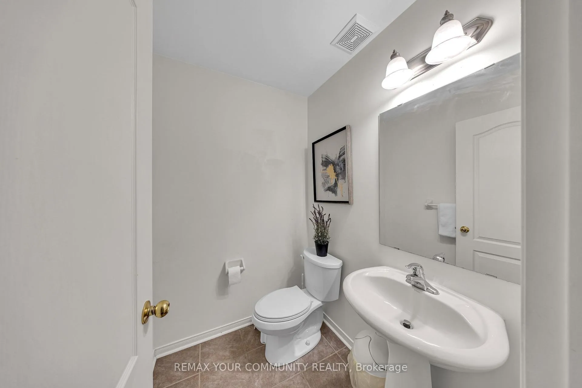 Photo 9 of 12 Warburton Drive, Ajax, Northeast Ajax — HOMEH