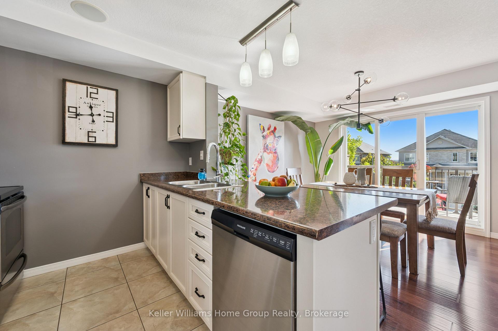 Photo 5 of Unit 22, 35 Mountford Drive, Guelph, Grange Road — HOMEH