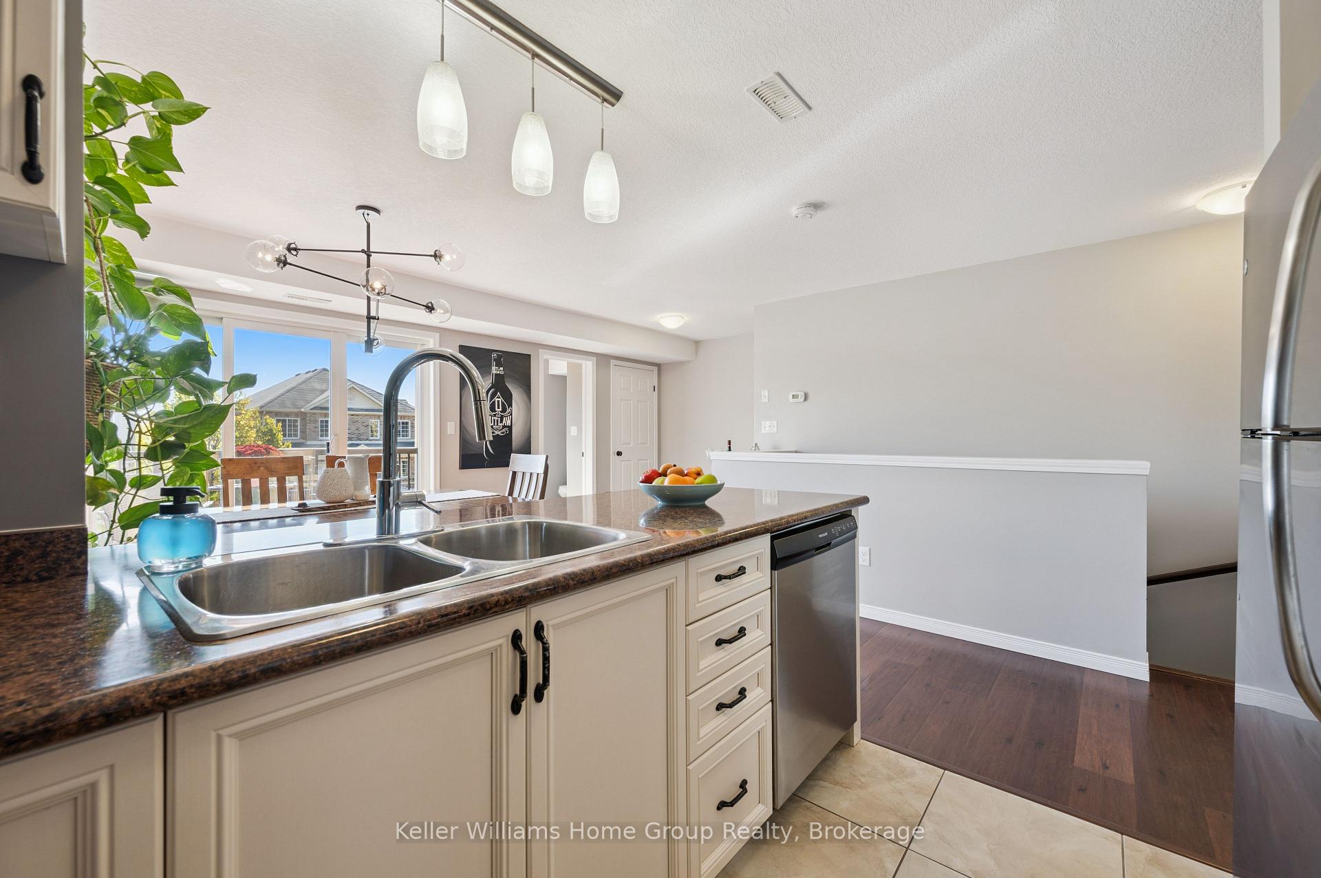 Photo 8 of Unit 22, 35 Mountford Drive, Guelph, Grange Road — HOMEH