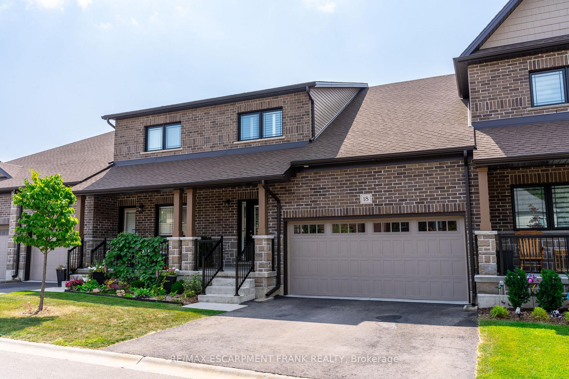 Photo 3 of 18 Tamarack Way, Norfolk, Simcoe — HOMEH