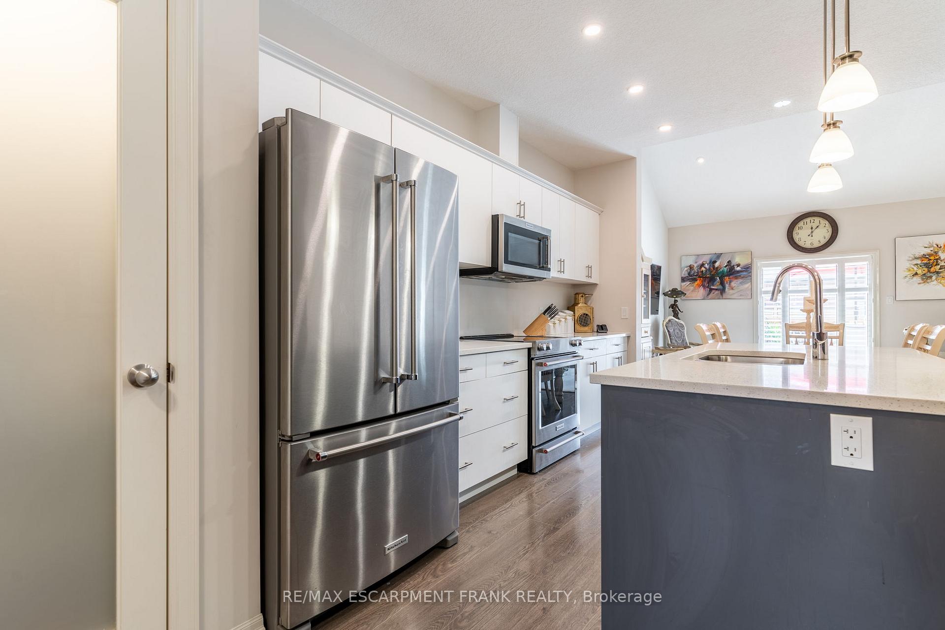 Photo 7 of 18 Tamarack Way, Norfolk, Simcoe — HOMEH