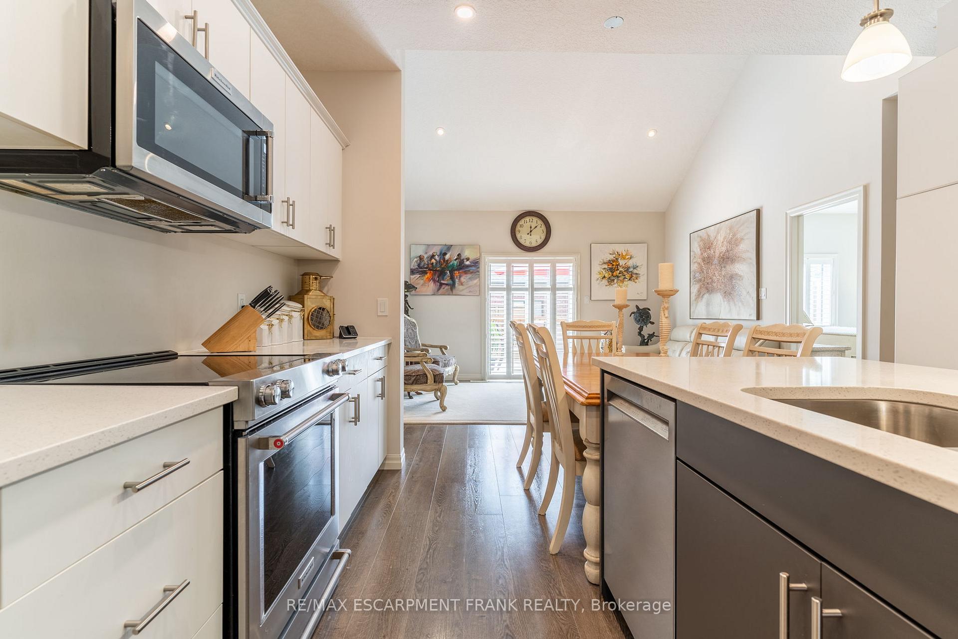 Photo 9 of 18 Tamarack Way, Norfolk, Simcoe — HOMEH