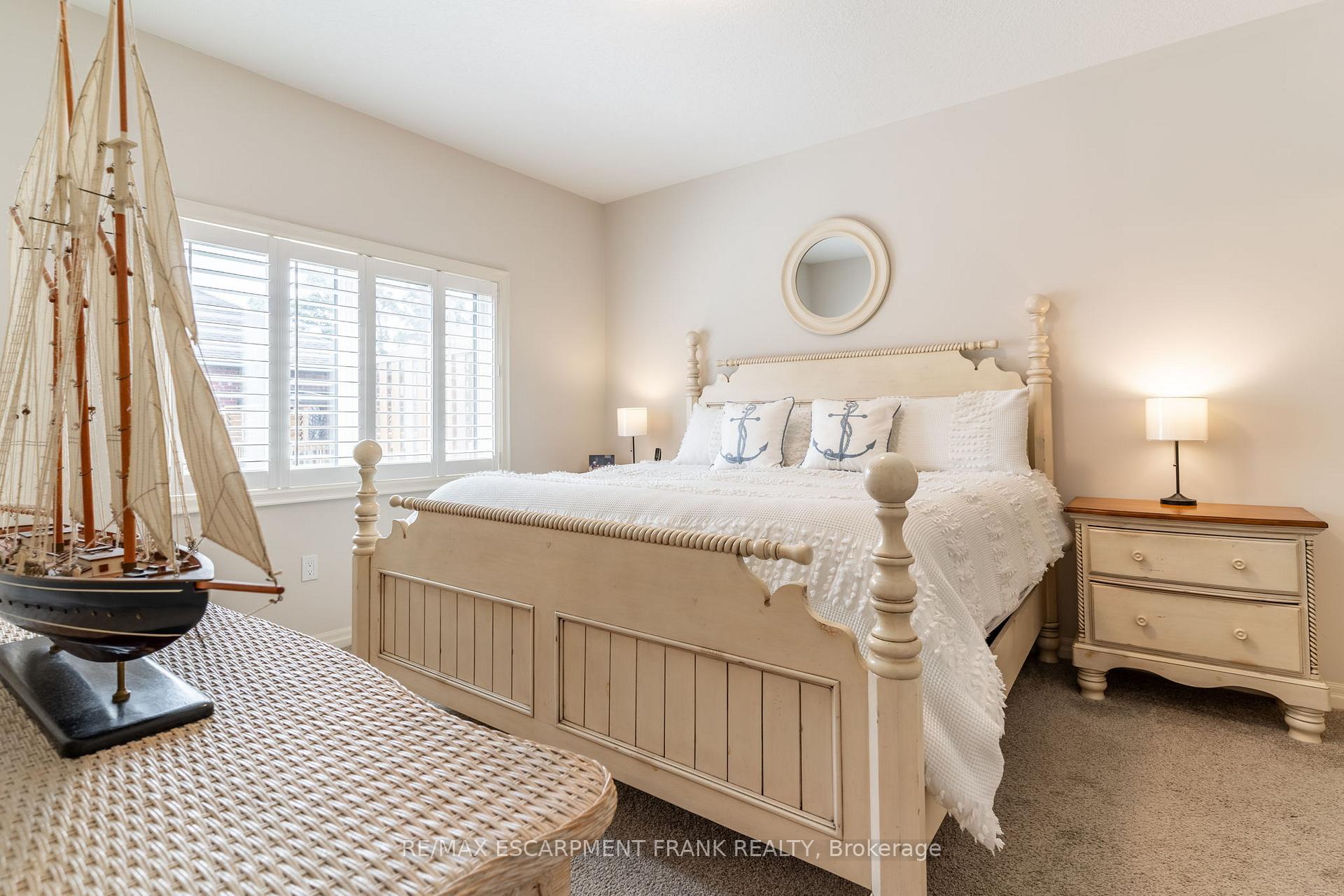 Photo 15 of 18 Tamarack Way, Norfolk, Simcoe — HOMEH
