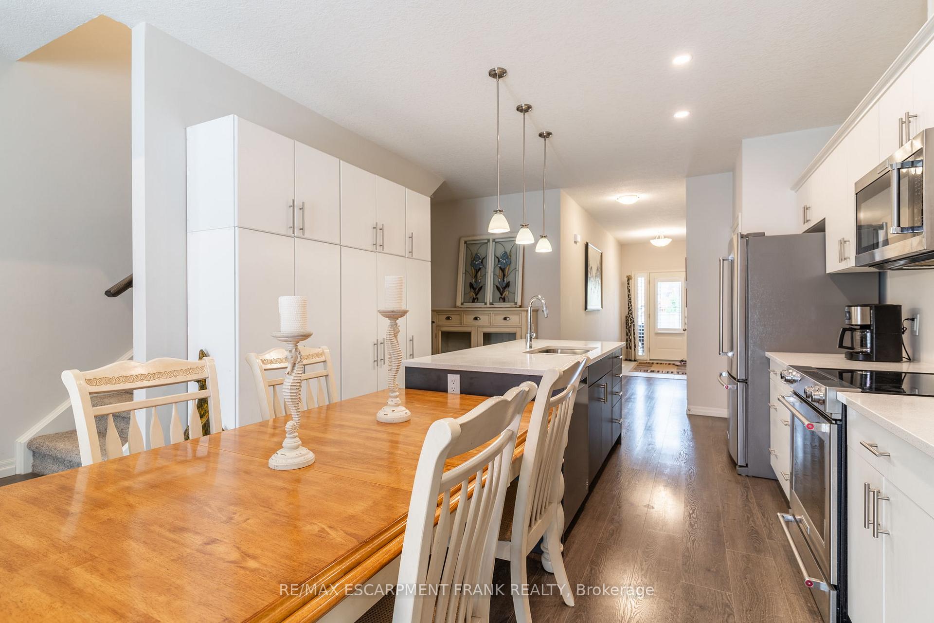 Photo 21 of 18 Tamarack Way, Norfolk, Simcoe — HOMEH