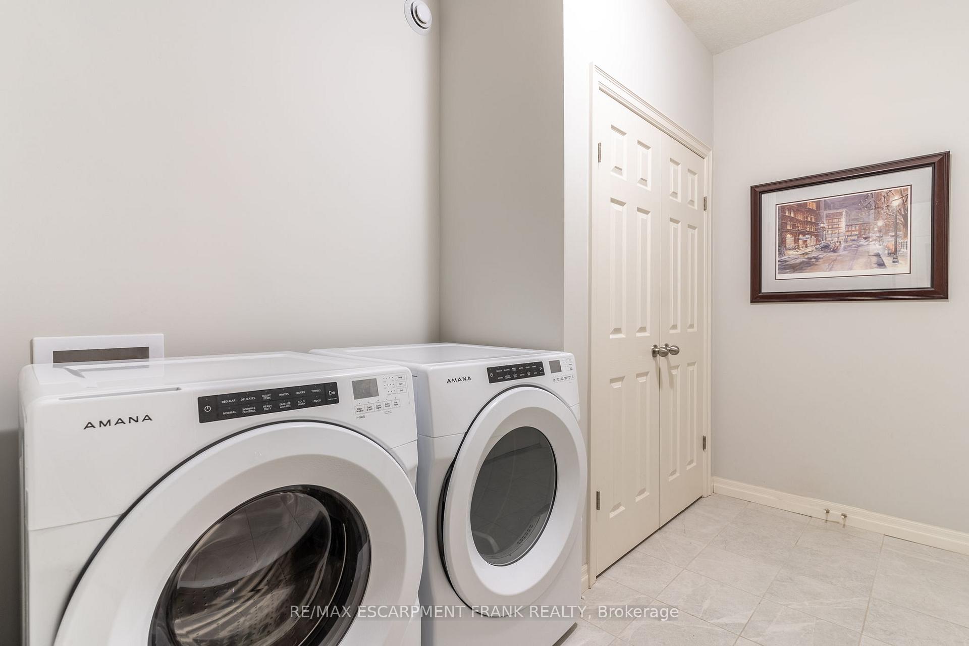 Photo 24 of 18 Tamarack Way, Norfolk, Simcoe — HOMEH