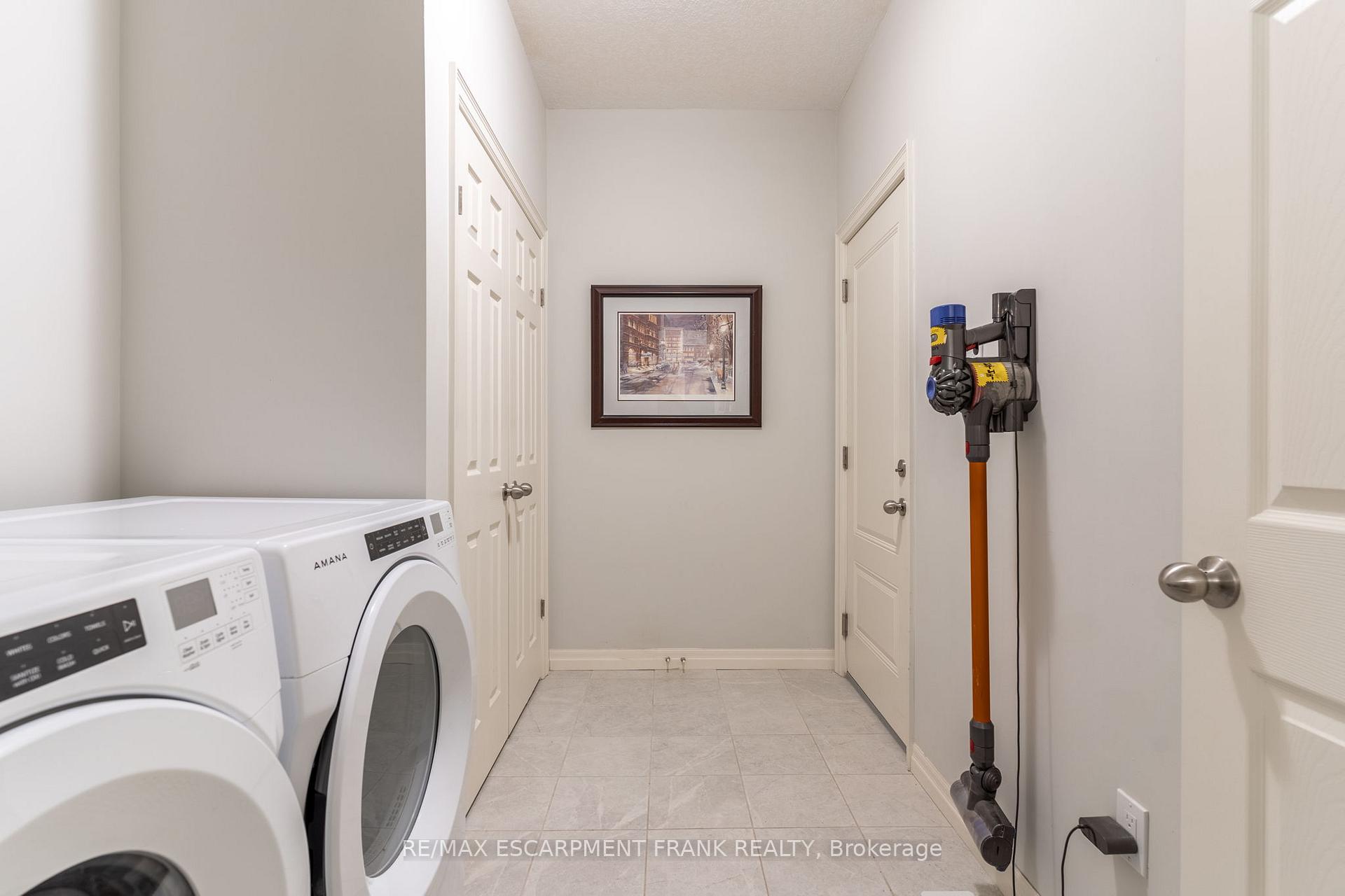Photo 25 of 18 Tamarack Way, Norfolk, Simcoe — HOMEH