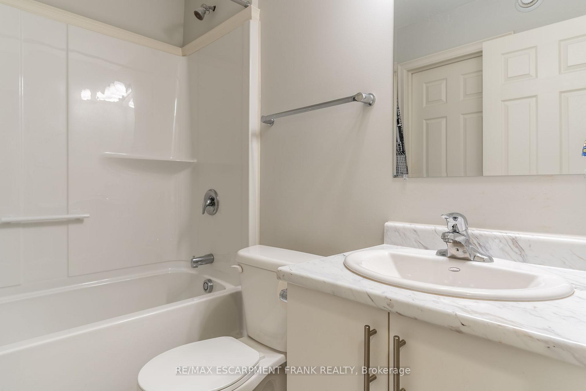 Photo 29 of 18 Tamarack Way, Norfolk, Simcoe — HOMEH