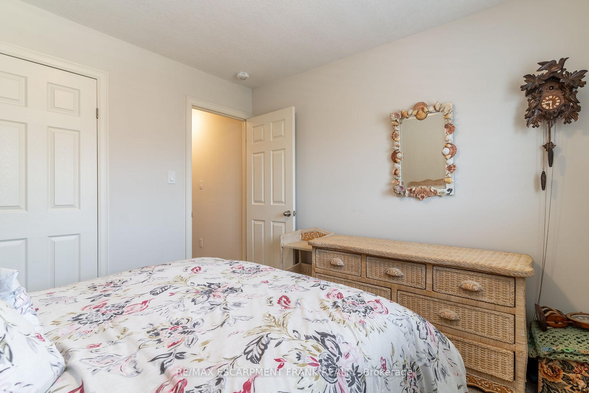 Photo 32 of 18 Tamarack Way, Norfolk, Simcoe — HOMEH