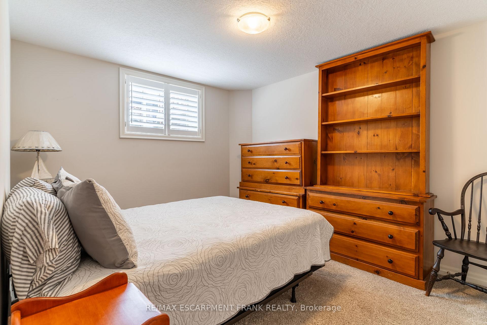 Photo 34 of 18 Tamarack Way, Norfolk, Simcoe — HOMEH