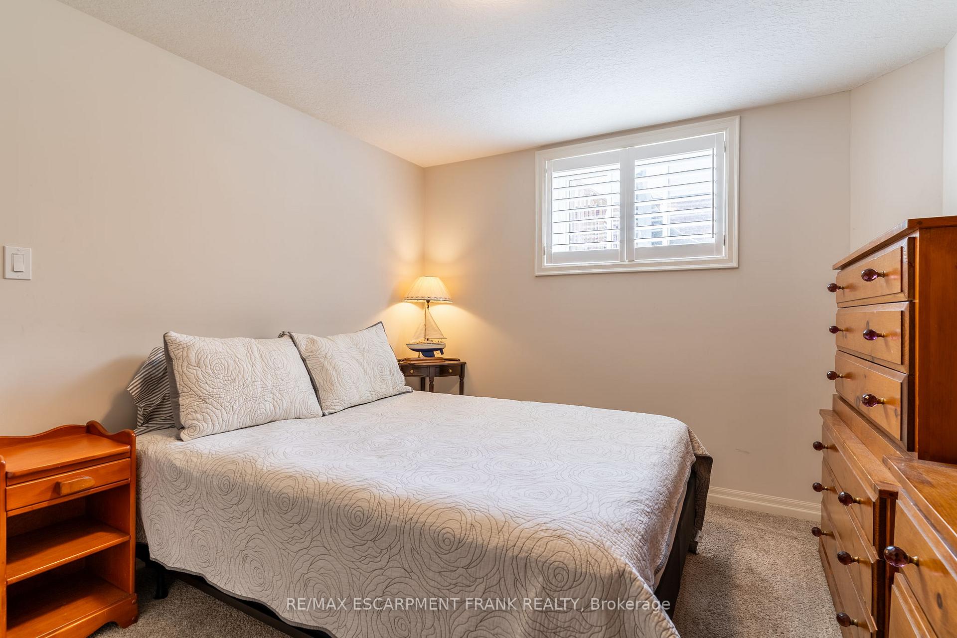 Photo 35 of 18 Tamarack Way, Norfolk, Simcoe — HOMEH