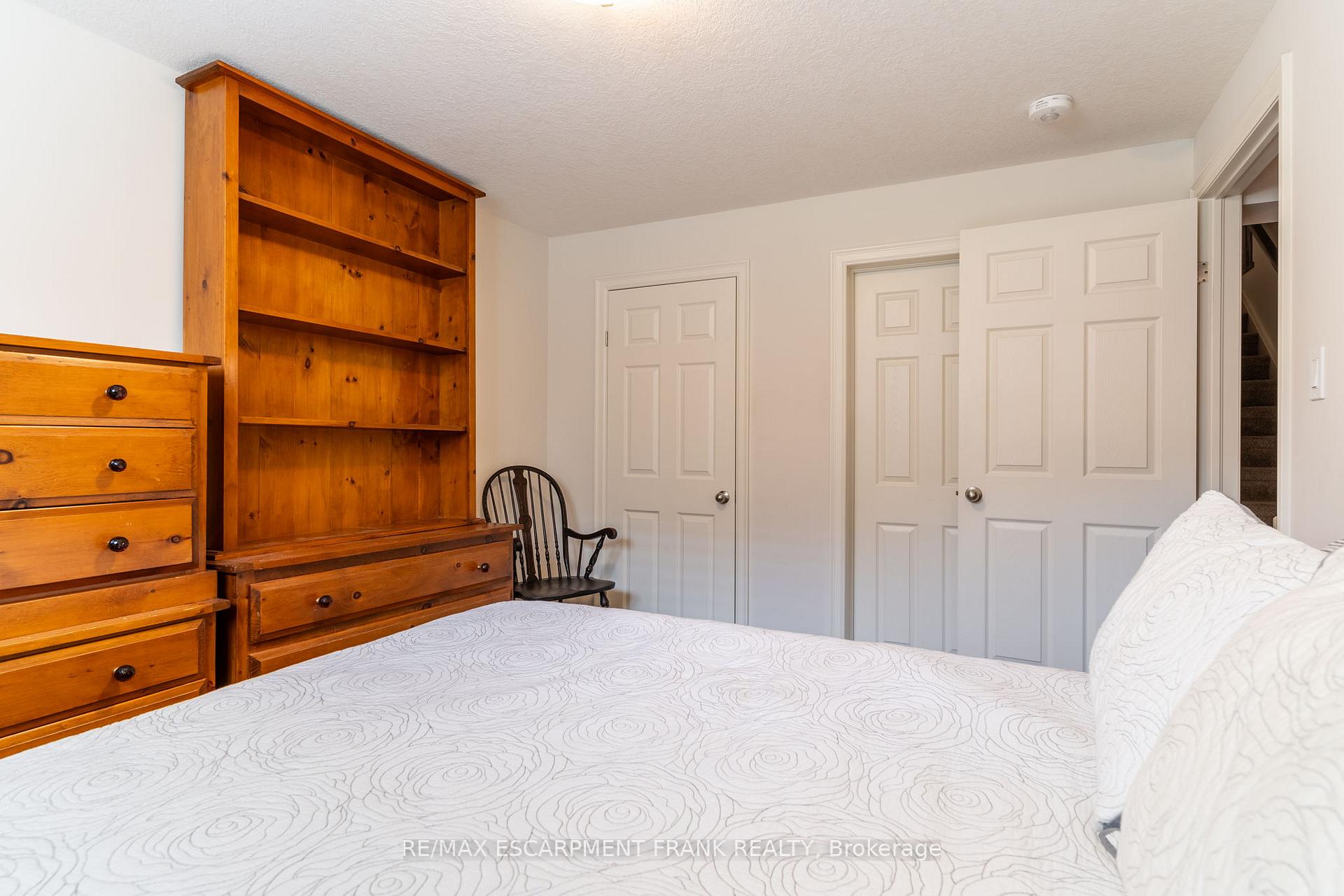 Photo 37 of 18 Tamarack Way, Norfolk, Simcoe — HOMEH