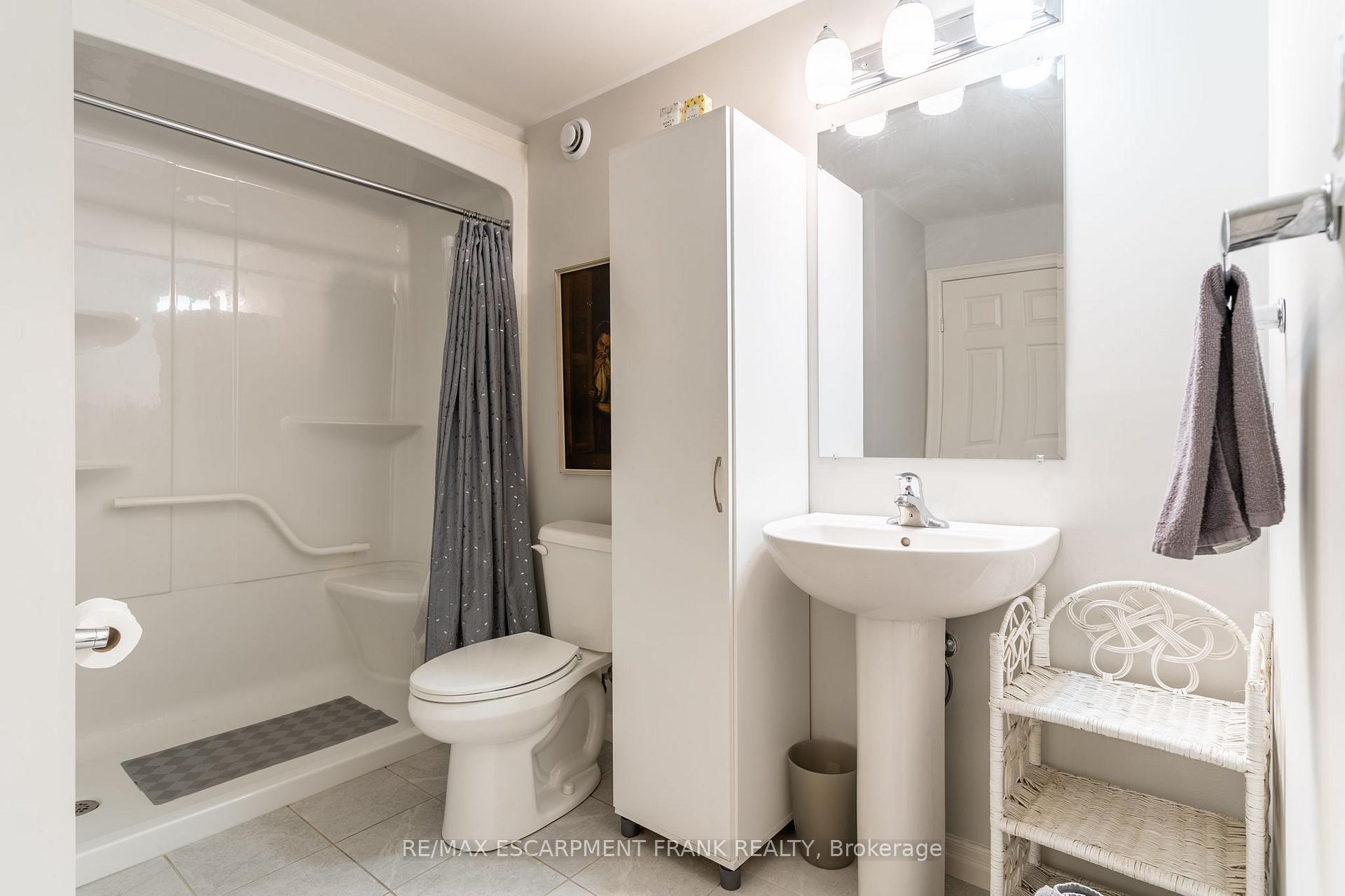 Photo 38 of 18 Tamarack Way, Norfolk, Simcoe — HOMEH
