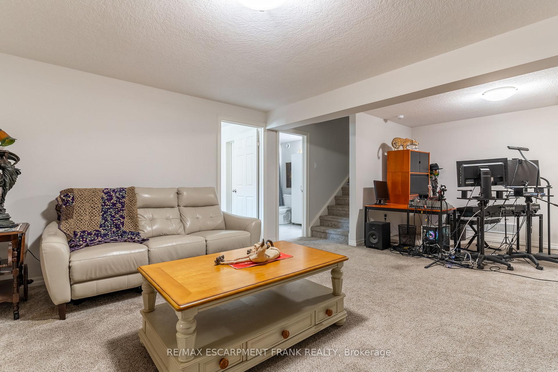 Photo 43 of 18 Tamarack Way, Norfolk, Simcoe — HOMEH
