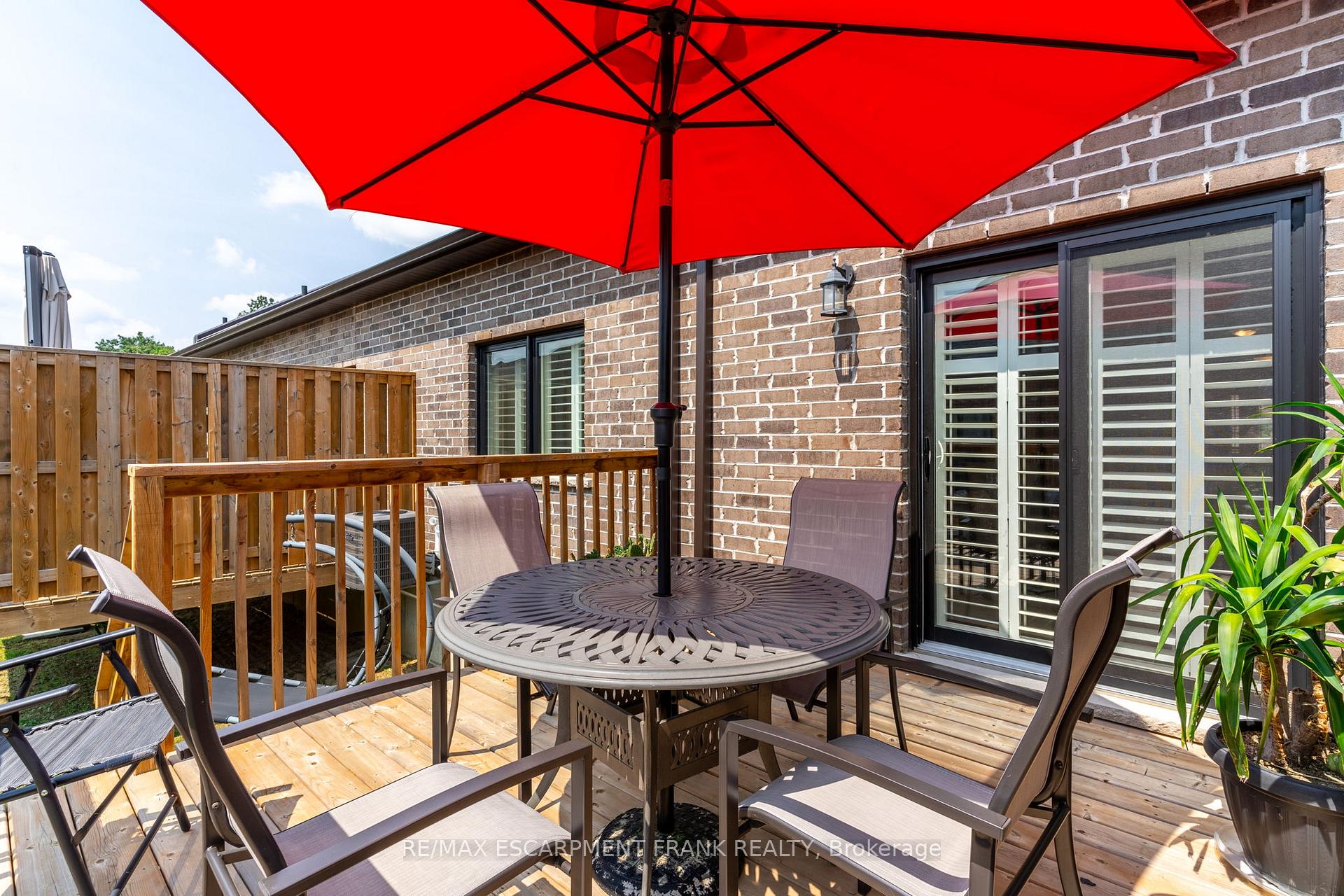 Photo 48 of 18 Tamarack Way, Norfolk, Simcoe — HOMEH