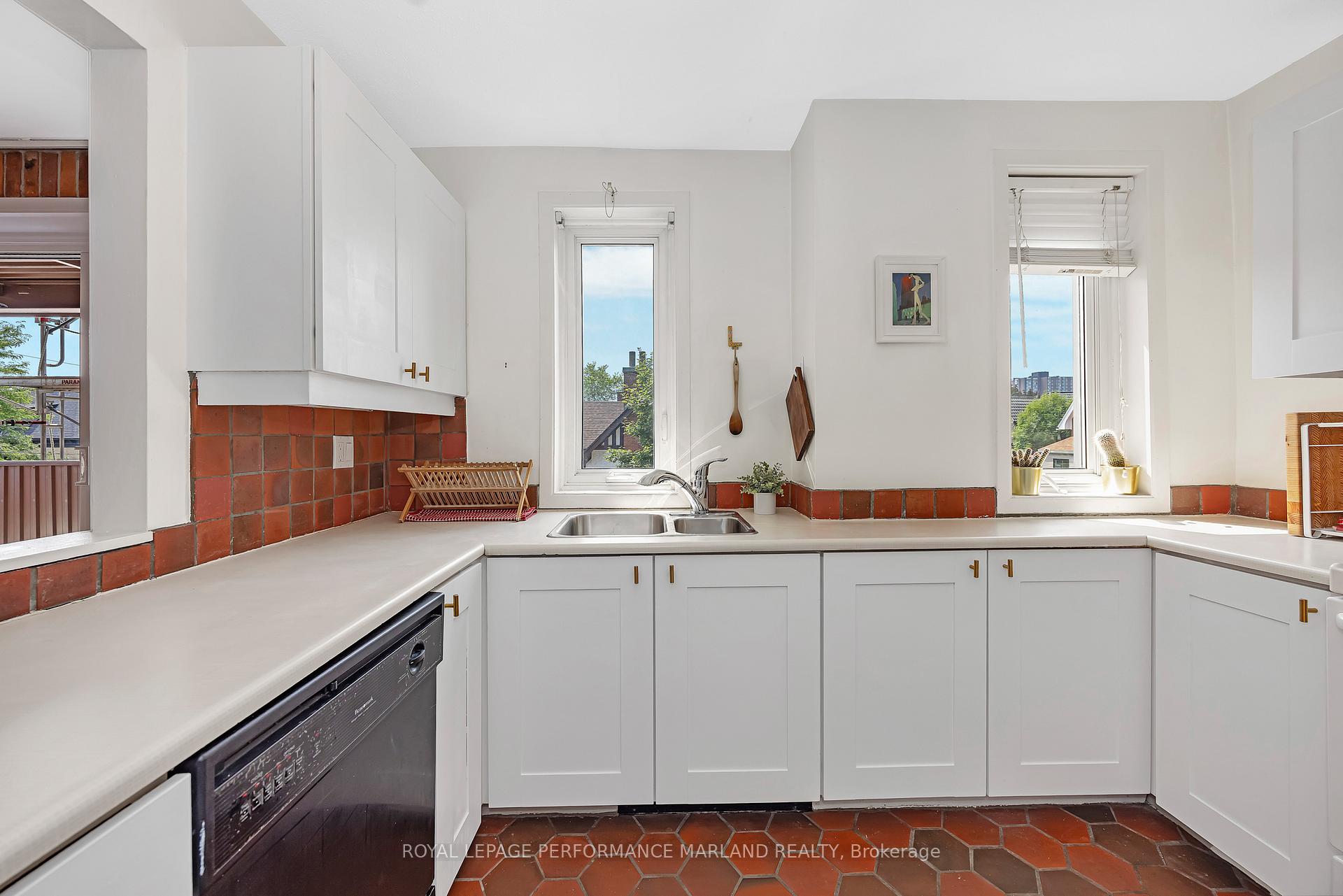 Photo 2 of Unit 8, 244 Charlotte Street, Ottawa, Sandy Hill — HOMEH