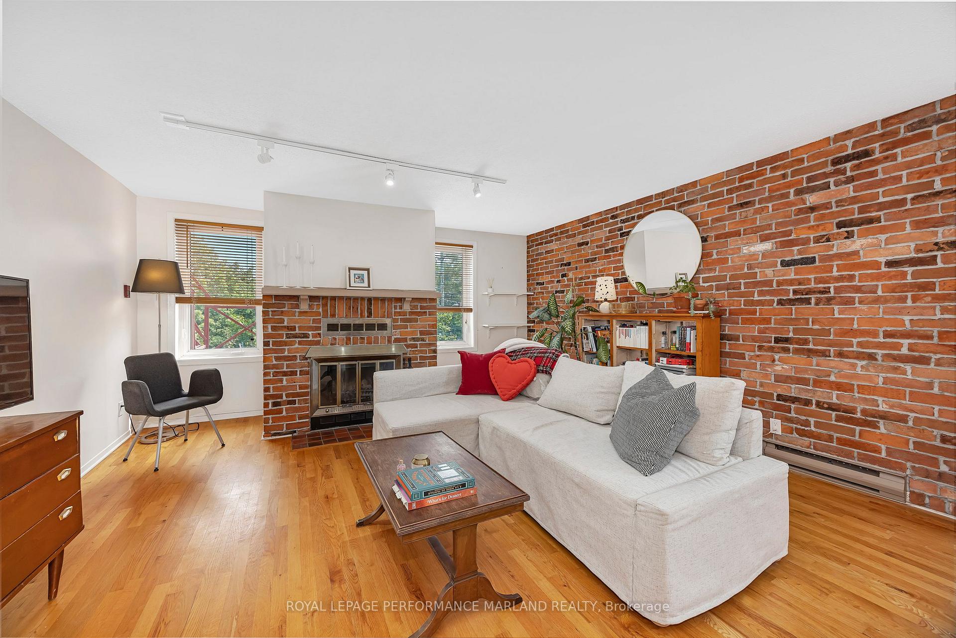 Photo 4 of Unit 8, 244 Charlotte Street, Ottawa, Sandy Hill — HOMEH