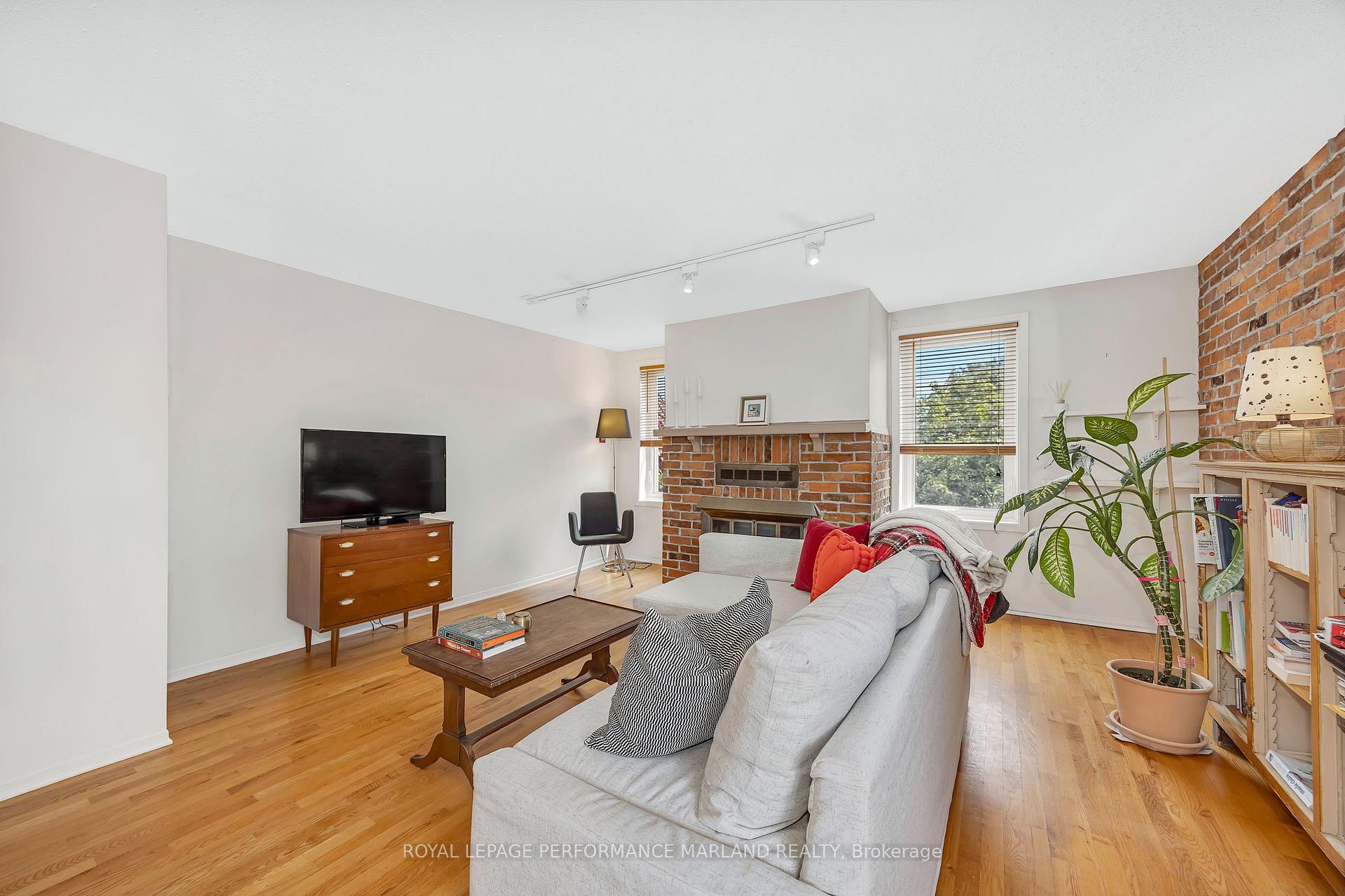 Photo 6 of Unit 8, 244 Charlotte Street, Ottawa, Sandy Hill — HOMEH