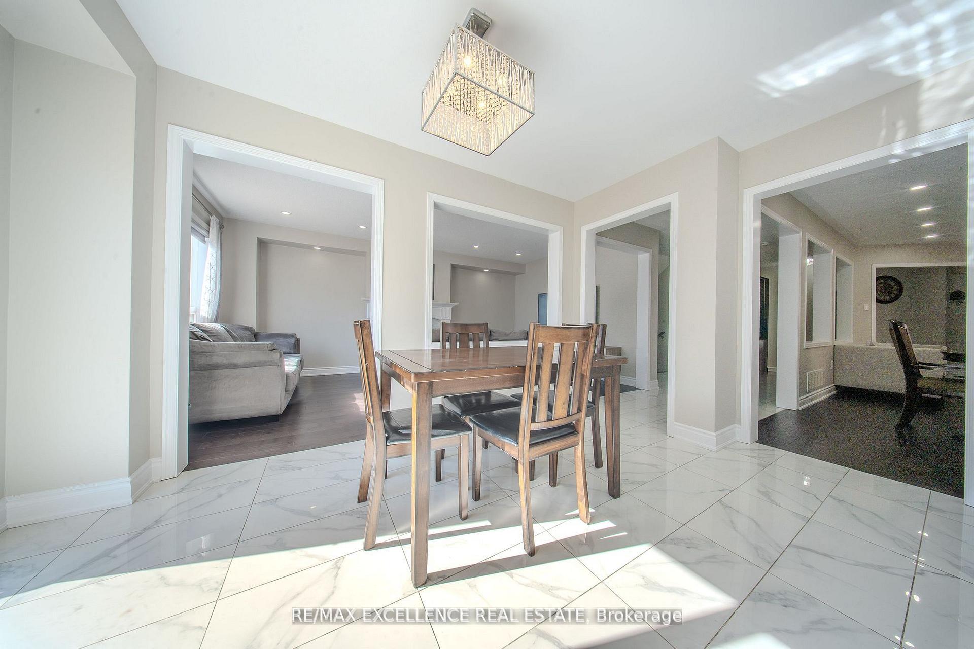 Photo 19 of 111 River Rock Crescent, Brampton, Fletcher's Meadow — HOMEH