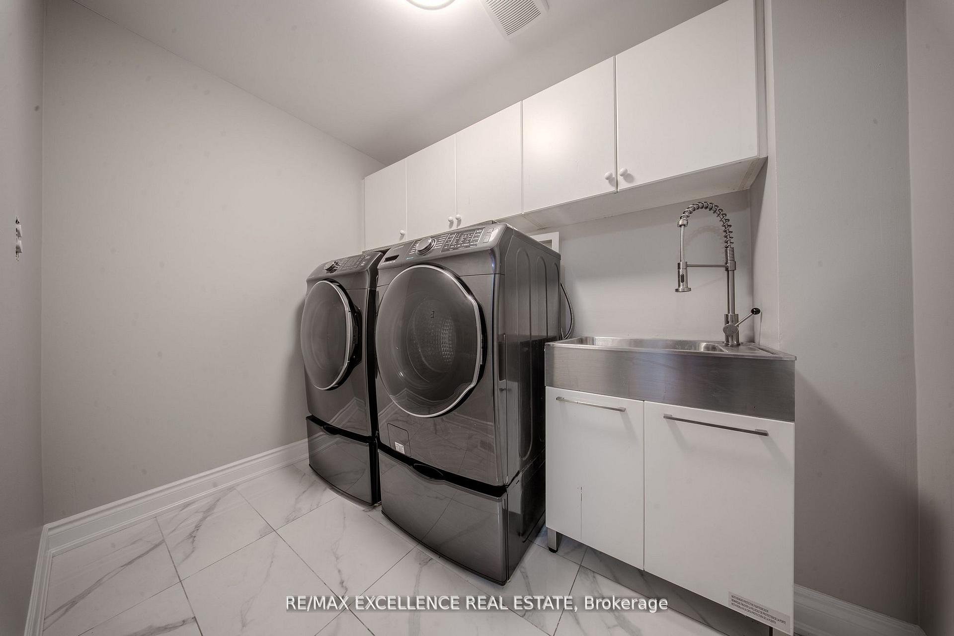 Photo 13 of 111 River Rock Crescent, Brampton, Fletcher's Meadow — HOMEH