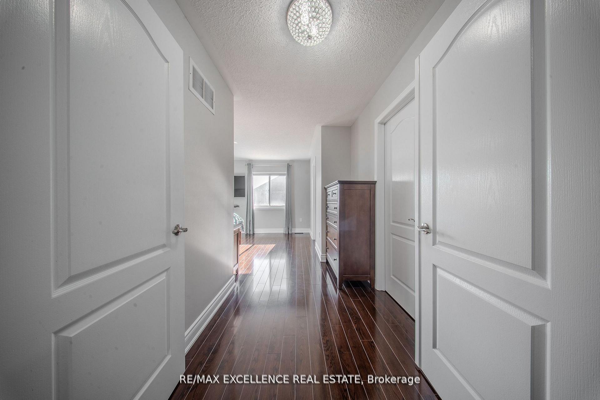 Photo 16 of 111 River Rock Crescent, Brampton, Fletcher's Meadow — HOMEH