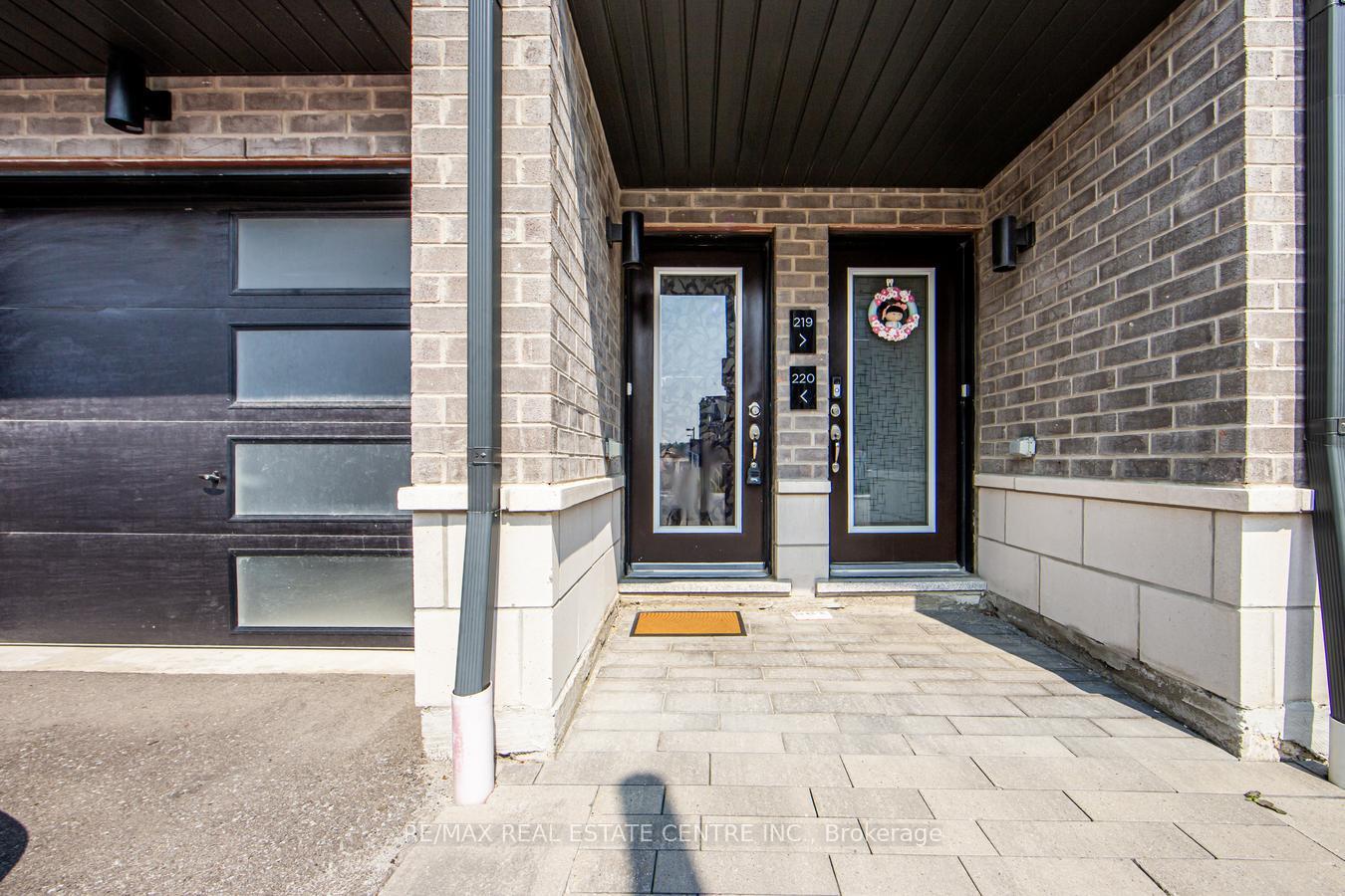 Photo 3 of Unit 220, 2550 Castlegate Crossing, Pickering, Duffin Heights — HOMEH
