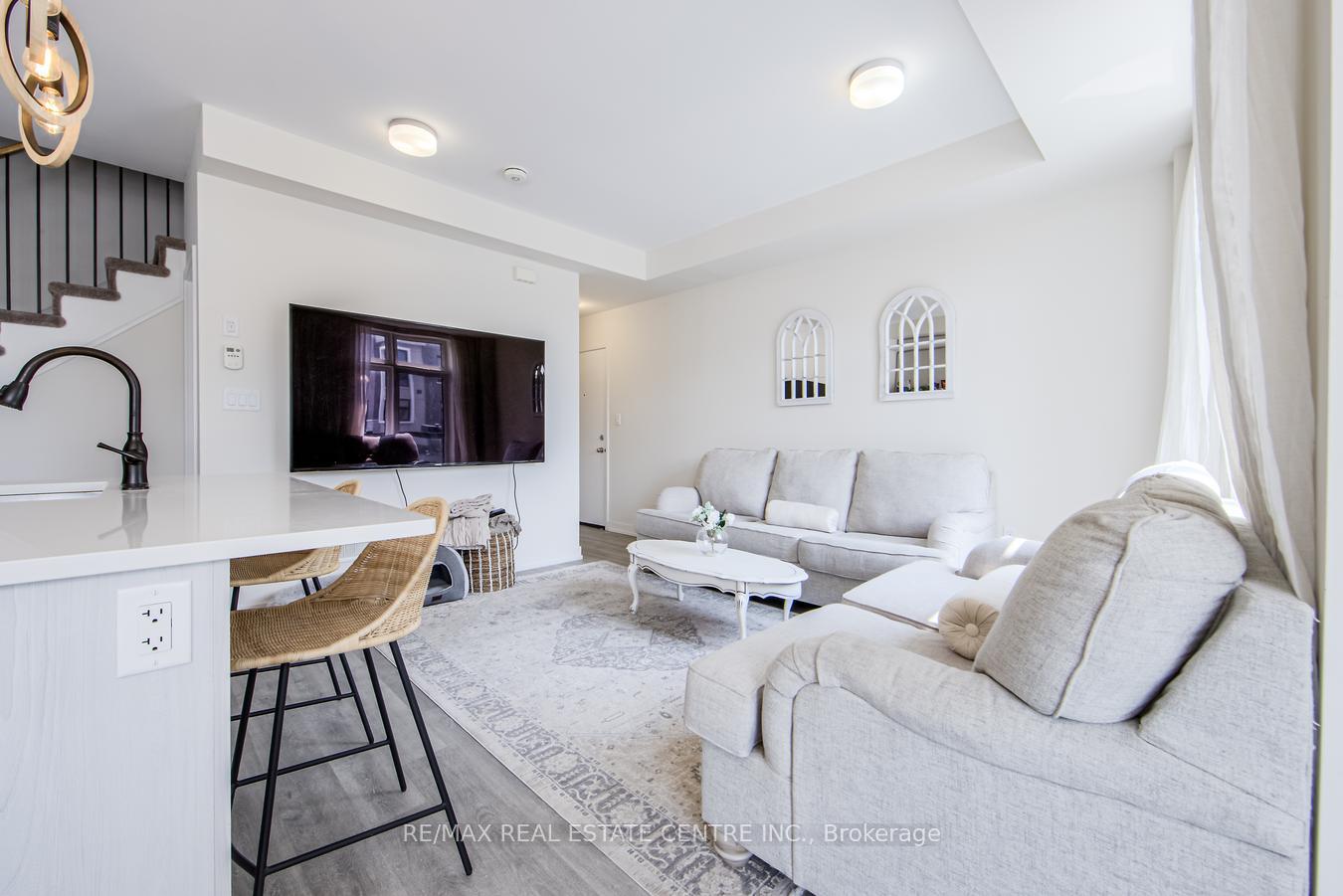 Photo 11 of Unit 220, 2550 Castlegate Crossing, Pickering, Duffin Heights — HOMEH
