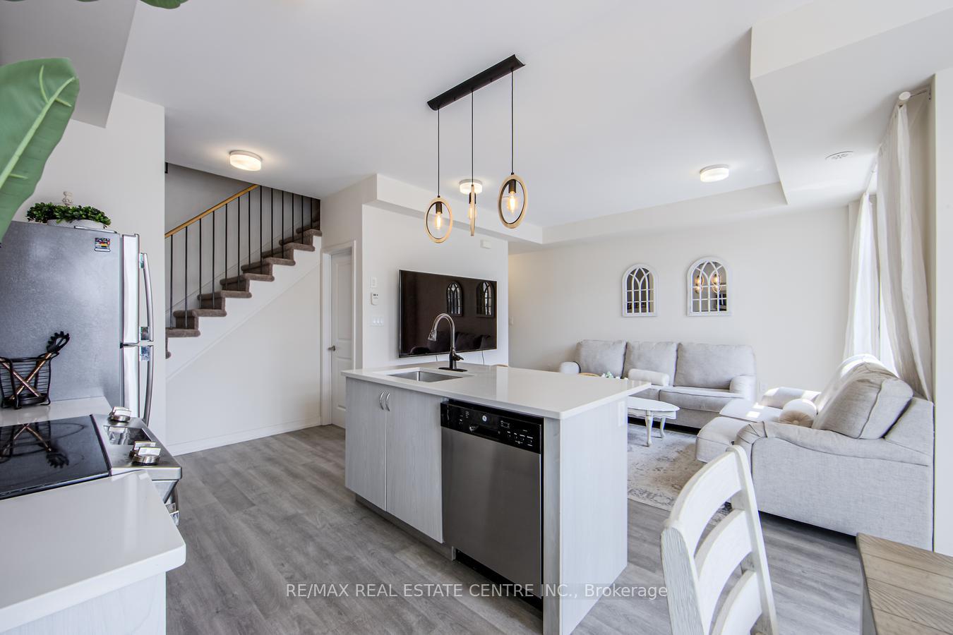 Photo 16 of Unit 220, 2550 Castlegate Crossing, Pickering, Duffin Heights — HOMEH