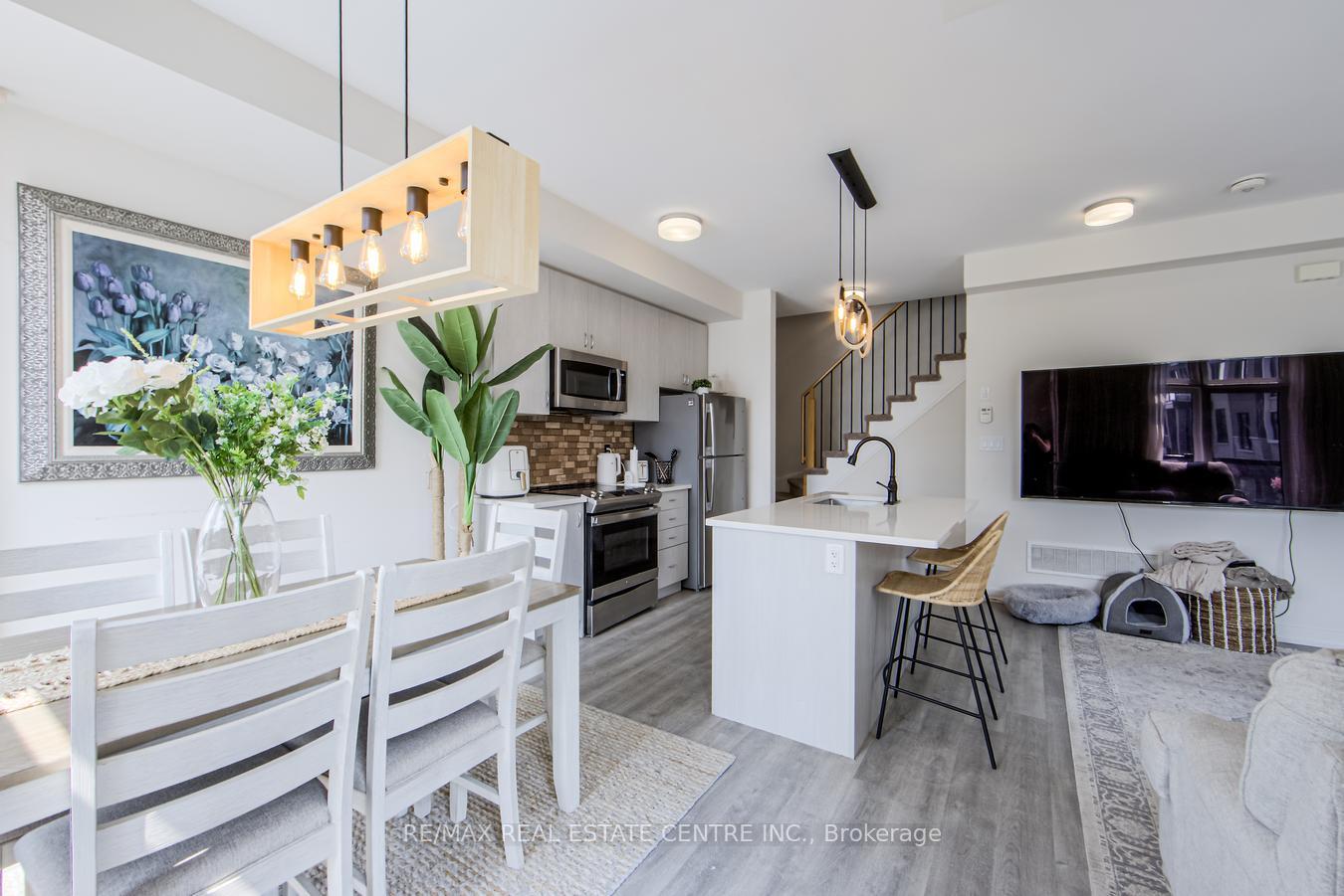 Photo 20 of Unit 220, 2550 Castlegate Crossing, Pickering, Duffin Heights — HOMEH