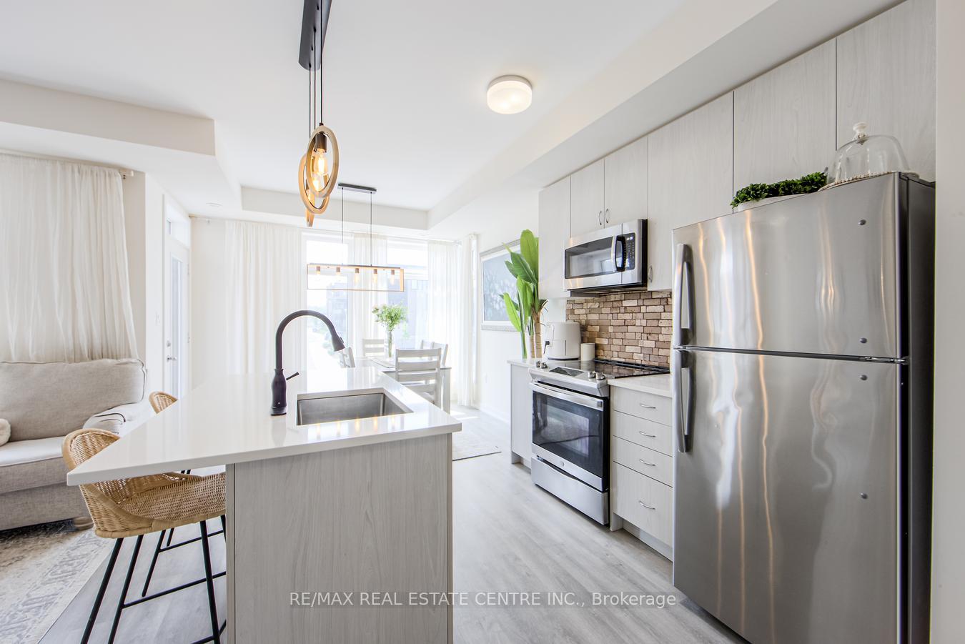 Photo 21 of Unit 220, 2550 Castlegate Crossing, Pickering, Duffin Heights — HOMEH