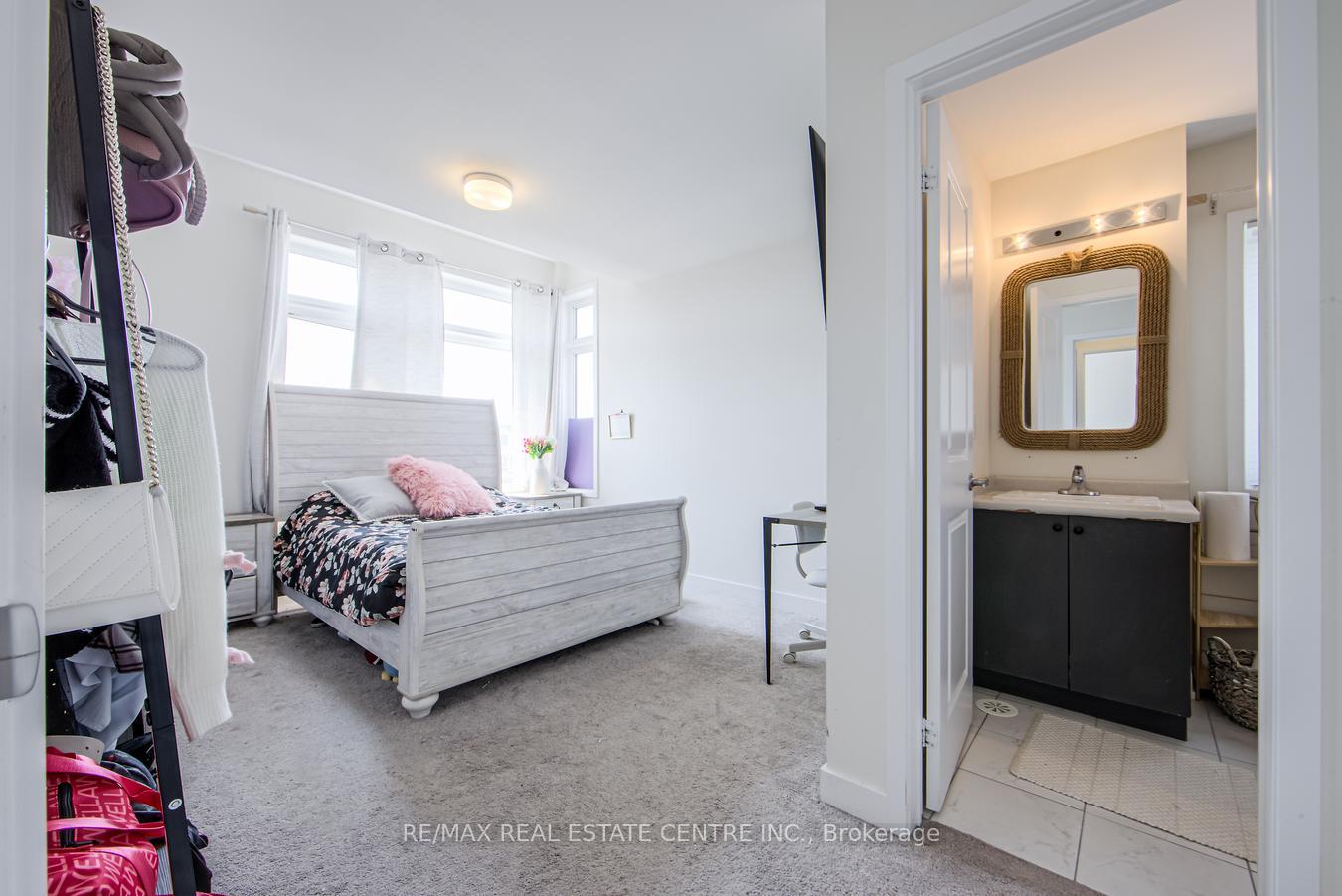 Photo 23 of Unit 220, 2550 Castlegate Crossing, Pickering, Duffin Heights — HOMEH
