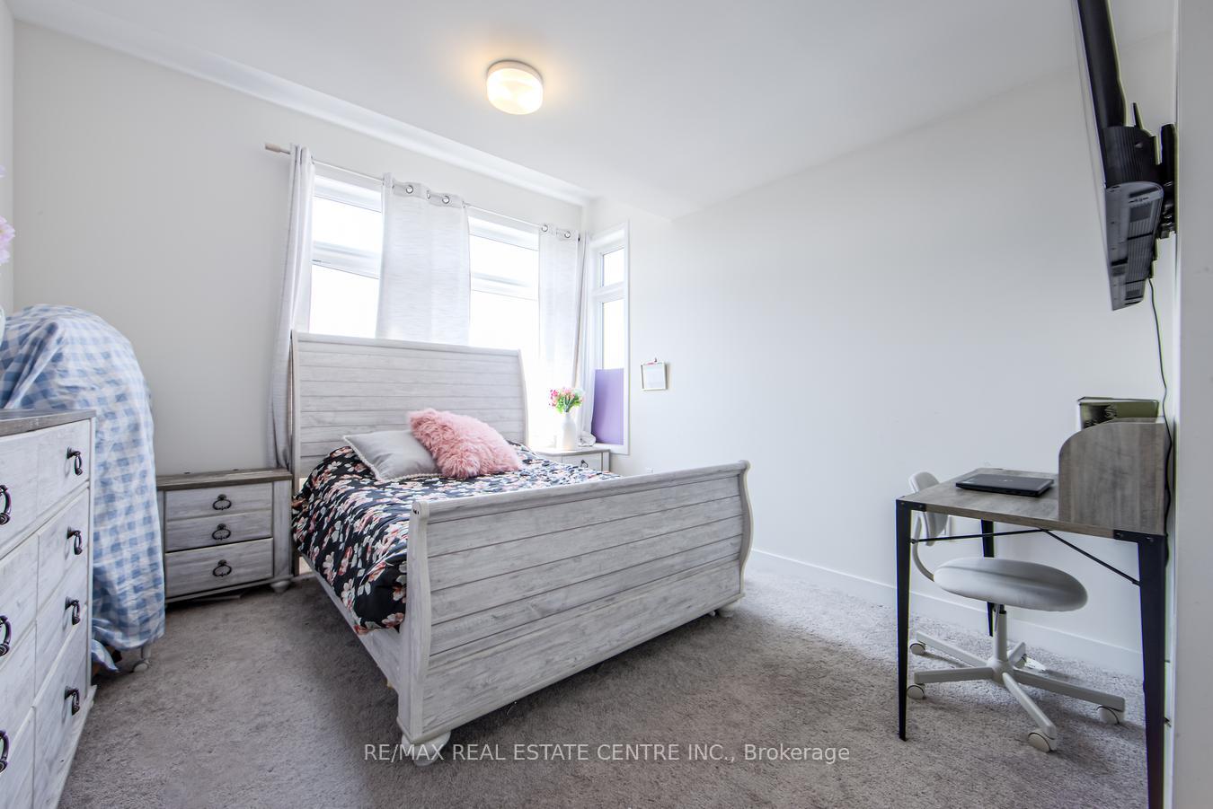 Photo 24 of Unit 220, 2550 Castlegate Crossing, Pickering, Duffin Heights — HOMEH