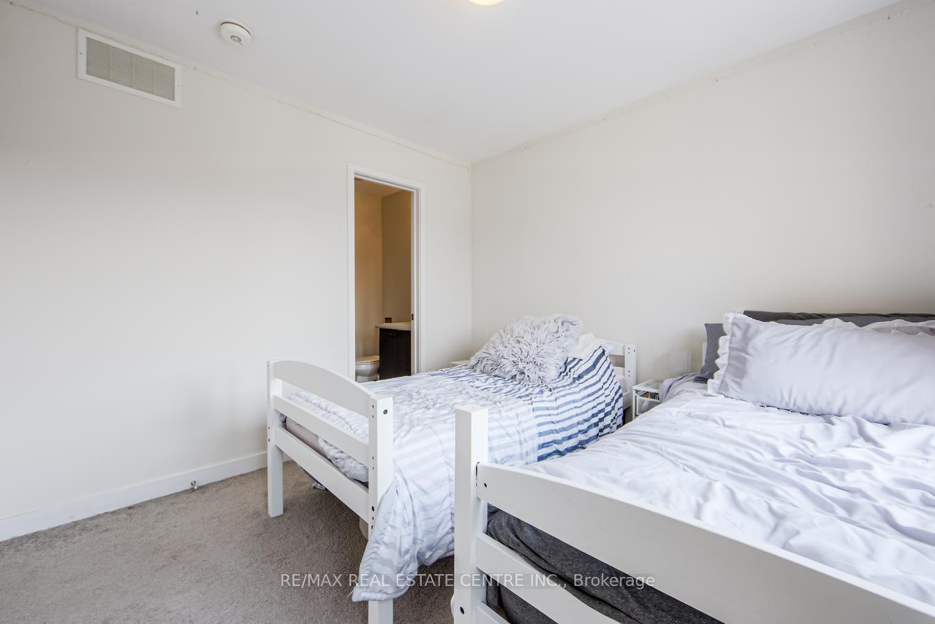 Photo 27 of Unit 220, 2550 Castlegate Crossing, Pickering, Duffin Heights — HOMEH