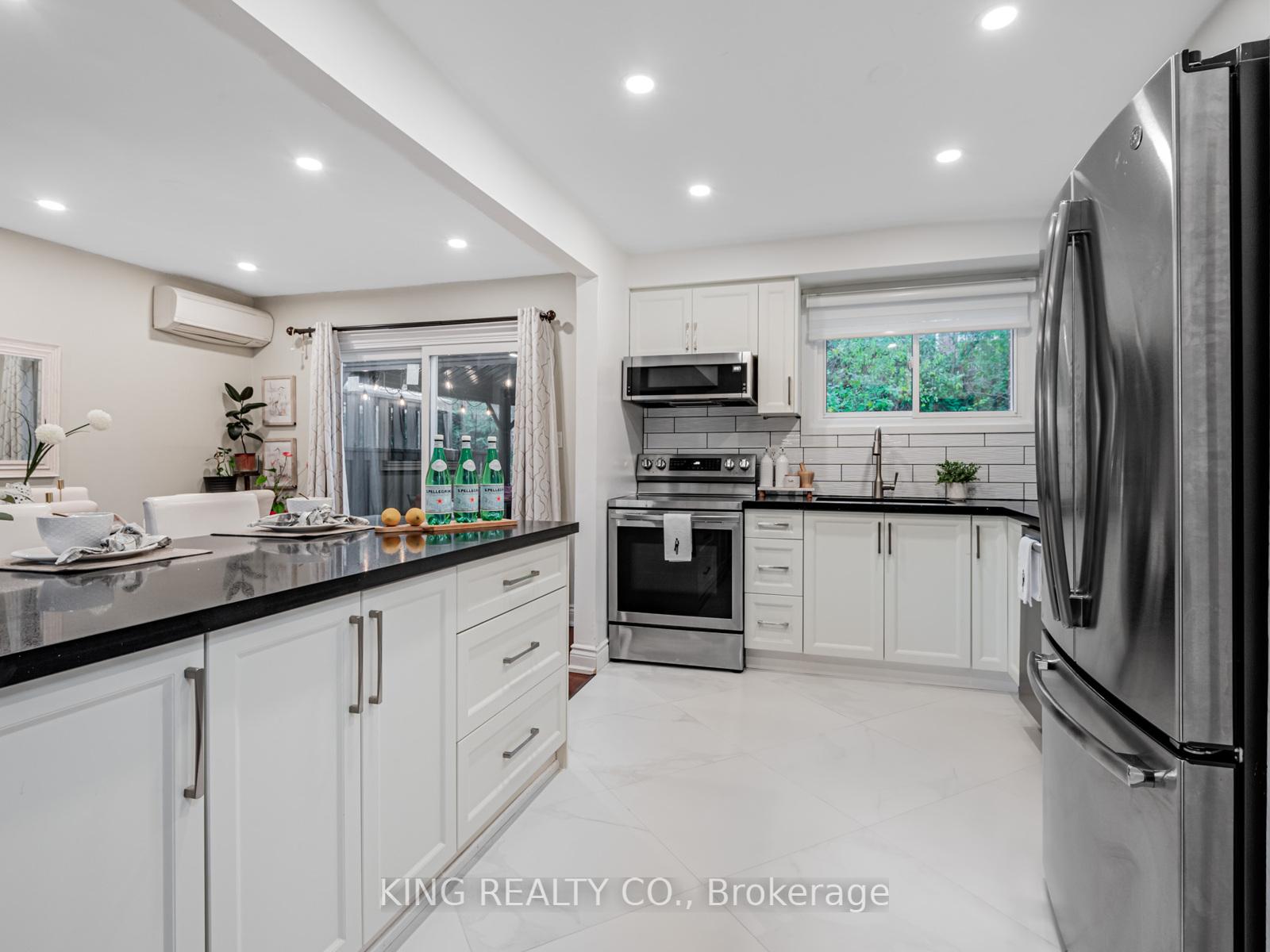 Photo 7 of Unit 2, 909 King Street W, Oshawa, Vanier — HOMEH