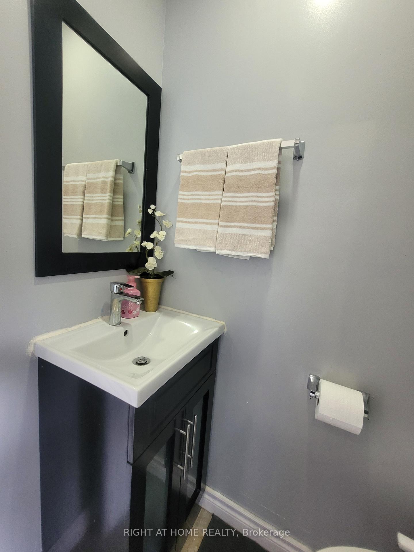 Photo 4 of Unit 7, 320 Blackthorn Street, Oshawa, Eastdale — HOMEH