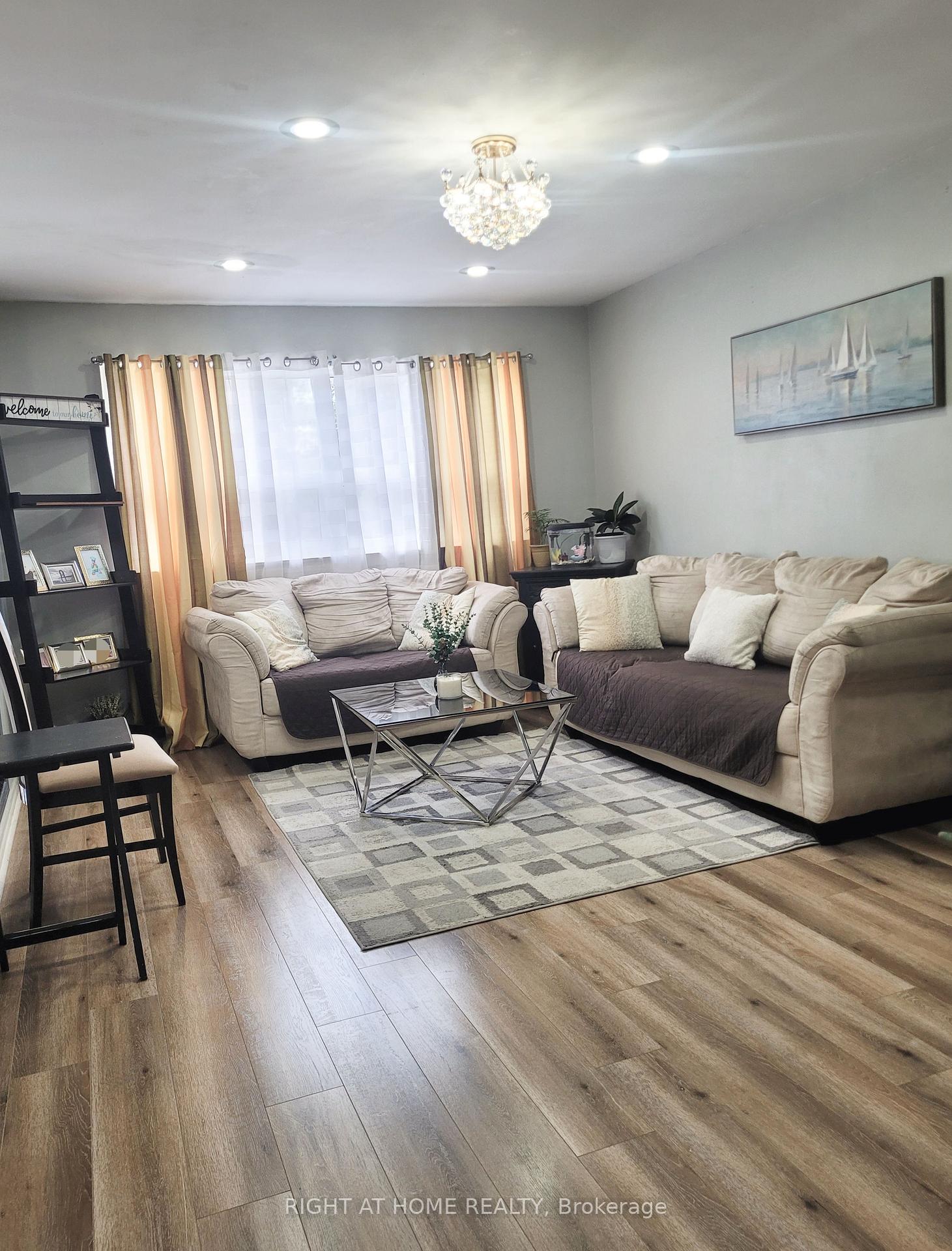 Photo 7 of Unit 7, 320 Blackthorn Street, Oshawa, Eastdale — HOMEH